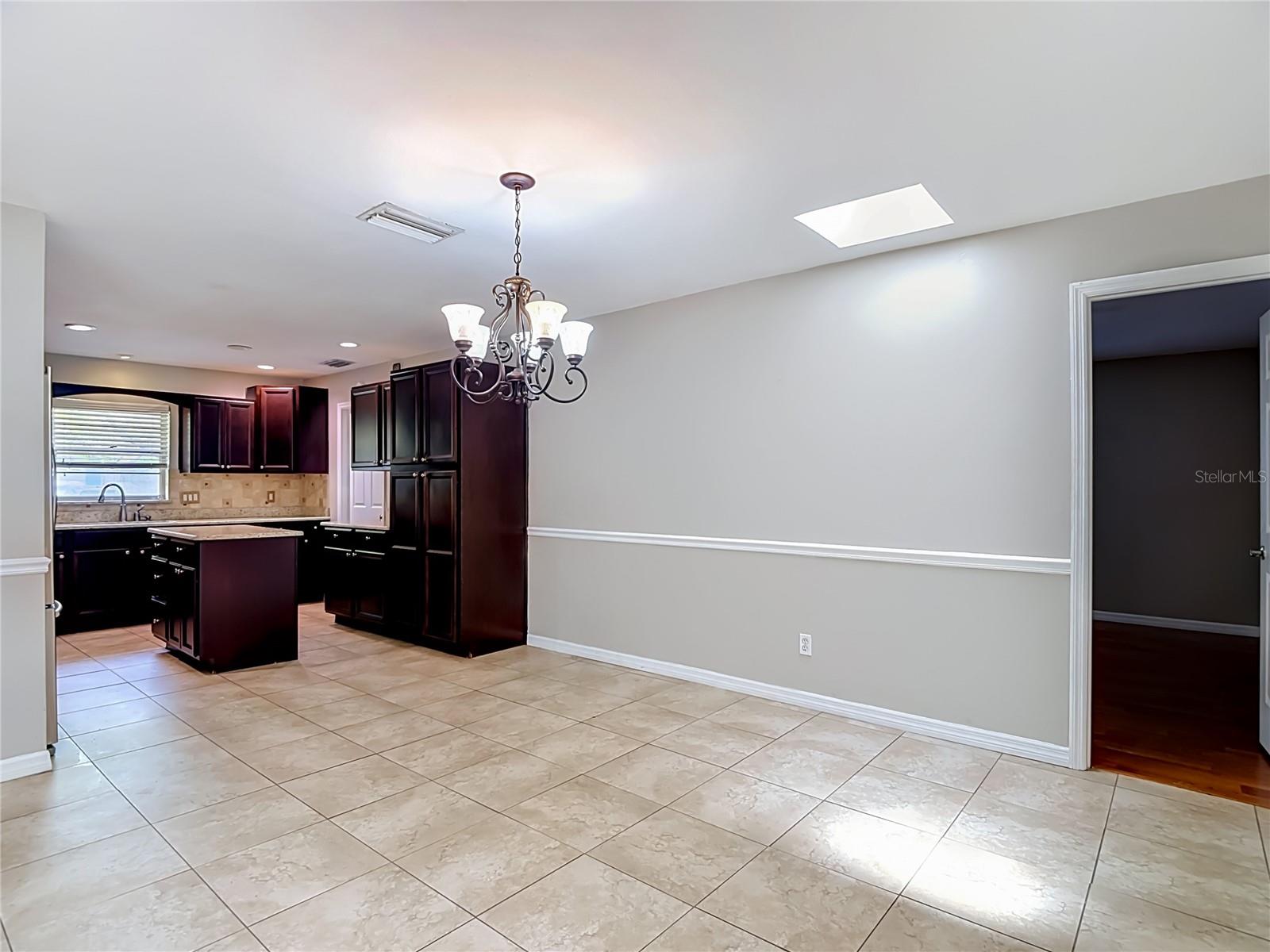 811 AMBASSADOR LOOP, TAMPA, FL, 33613