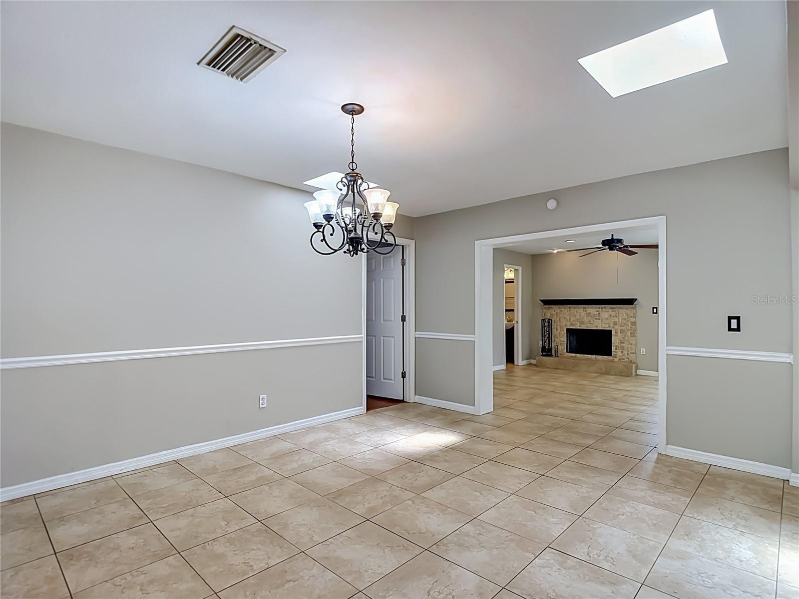 811 AMBASSADOR LOOP, TAMPA, FL, 33613