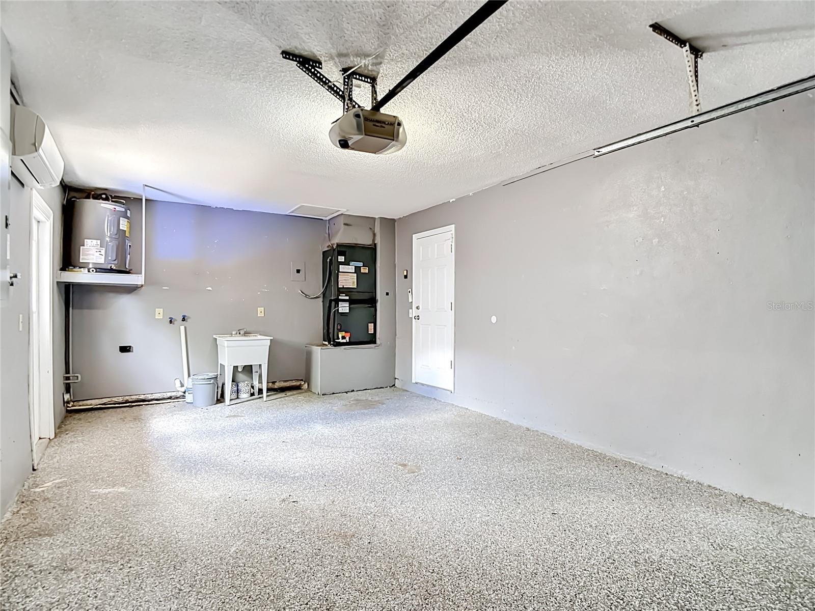 811 AMBASSADOR LOOP, TAMPA, FL, 33613