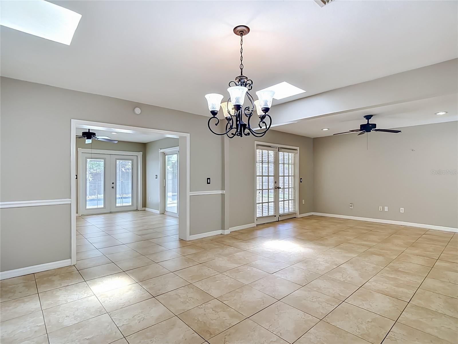 811 AMBASSADOR LOOP, TAMPA, FL, 33613