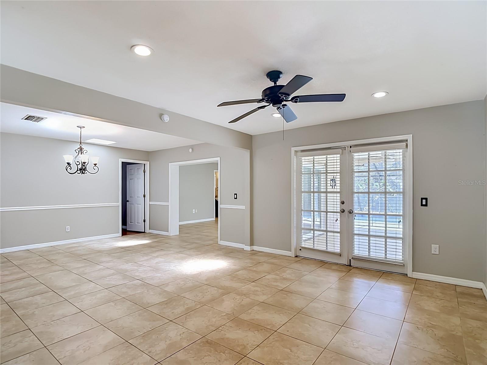 811 AMBASSADOR LOOP, TAMPA, FL, 33613