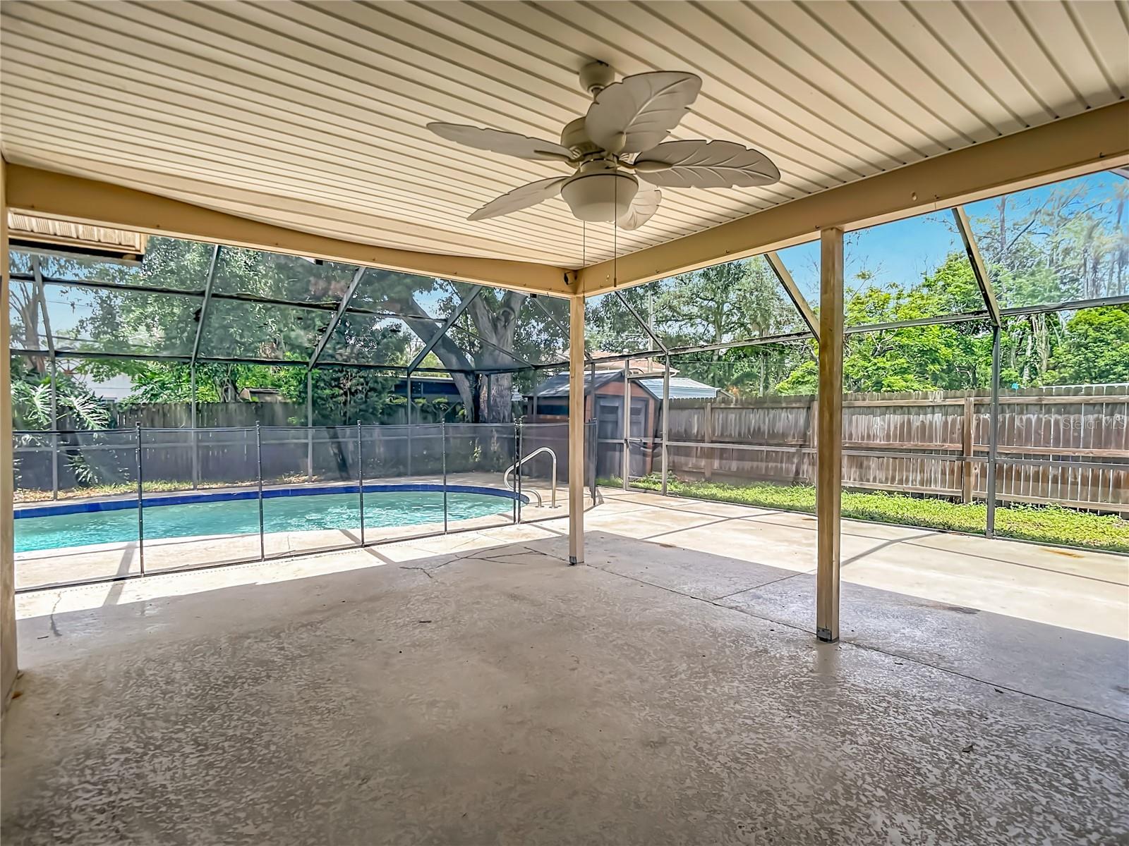 811 AMBASSADOR LOOP, TAMPA, FL, 33613