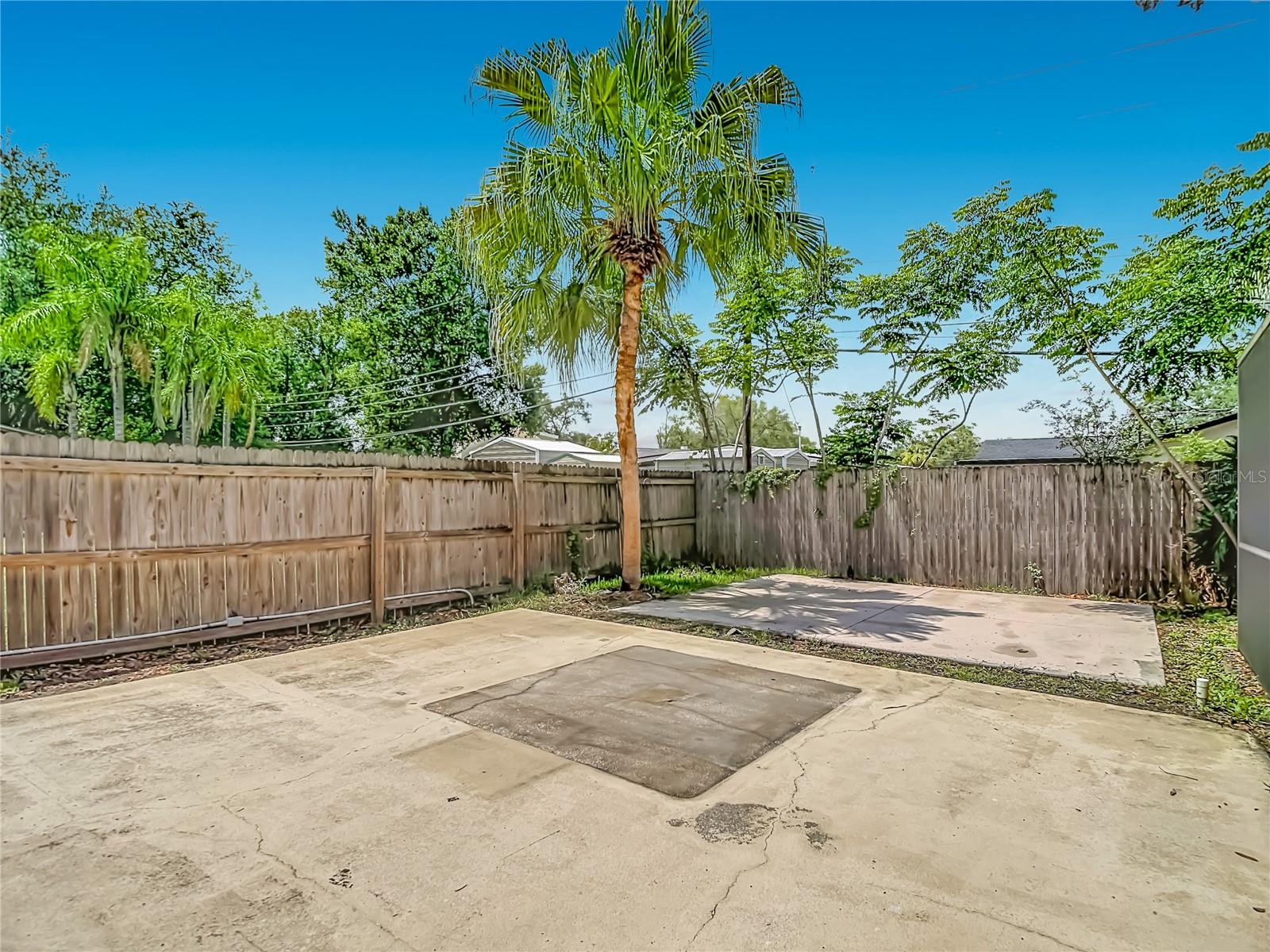811 AMBASSADOR LOOP, TAMPA, FL, 33613