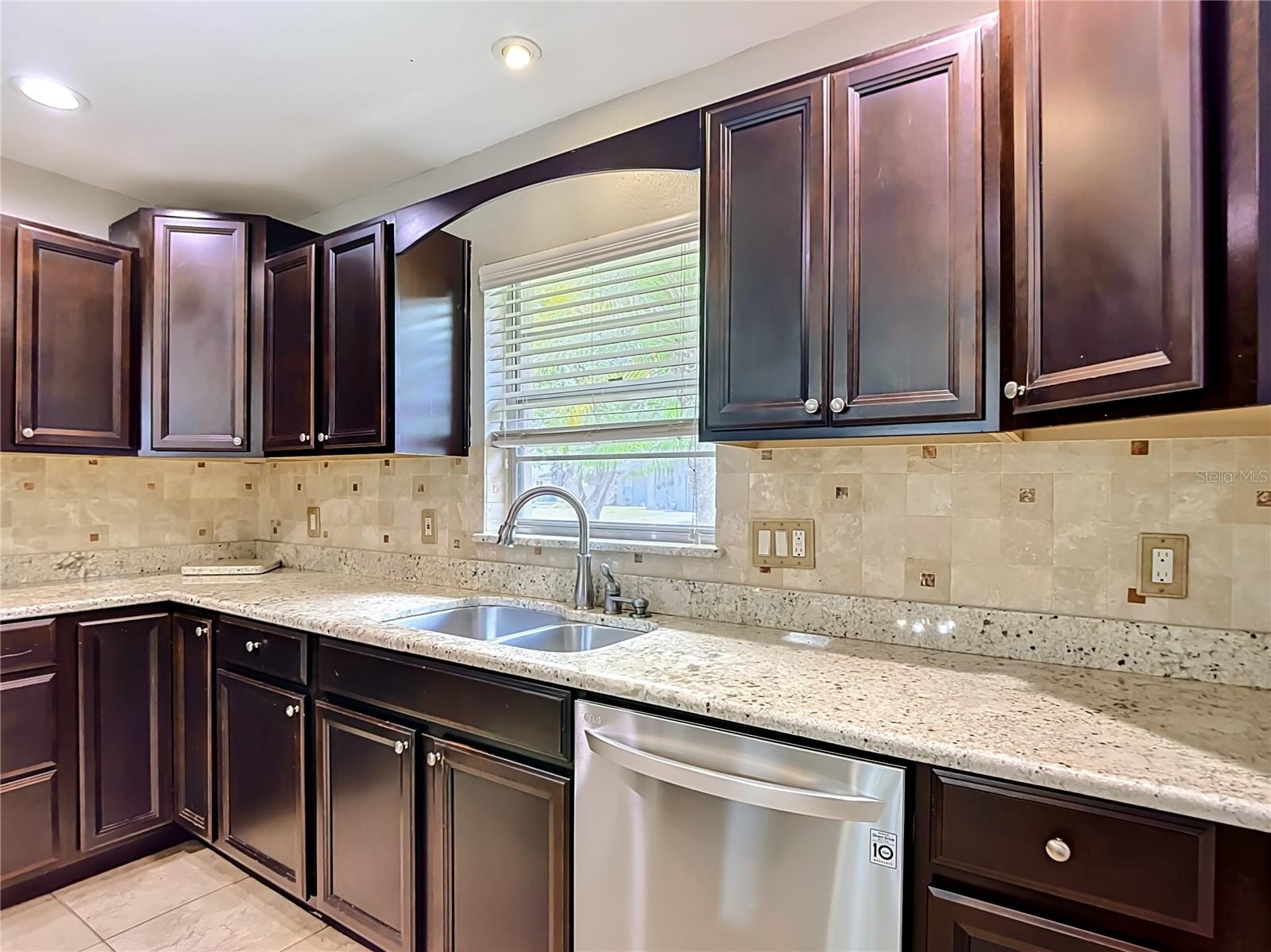 811 AMBASSADOR LOOP, TAMPA, FL, 33613