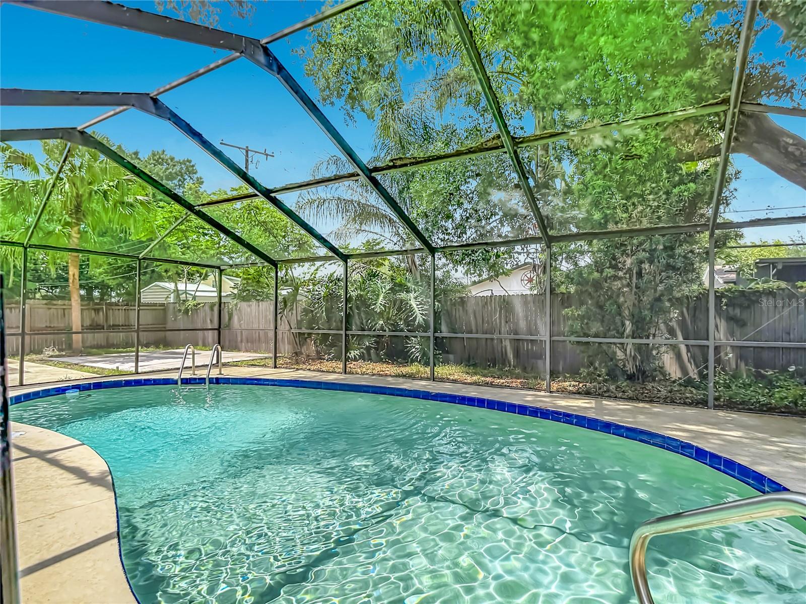 811 AMBASSADOR LOOP, TAMPA, FL, 33613