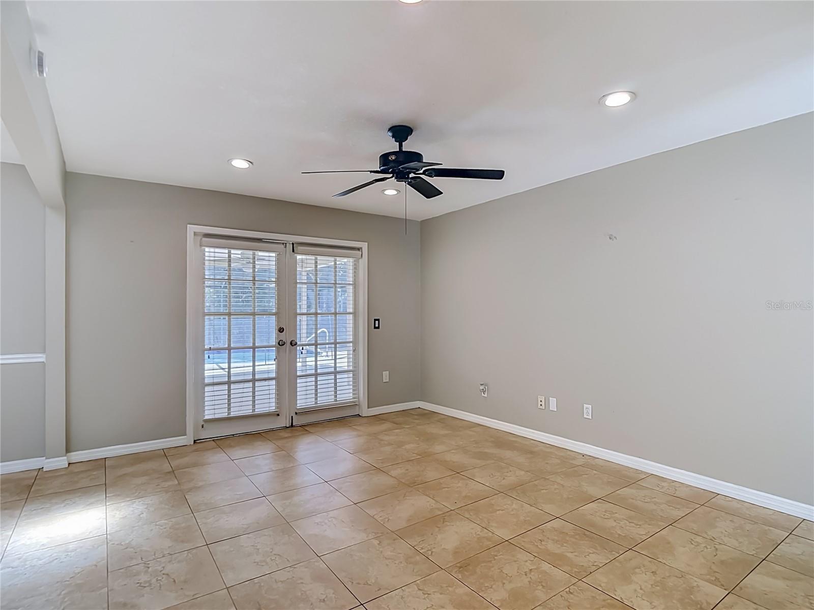 811 AMBASSADOR LOOP, TAMPA, FL, 33613