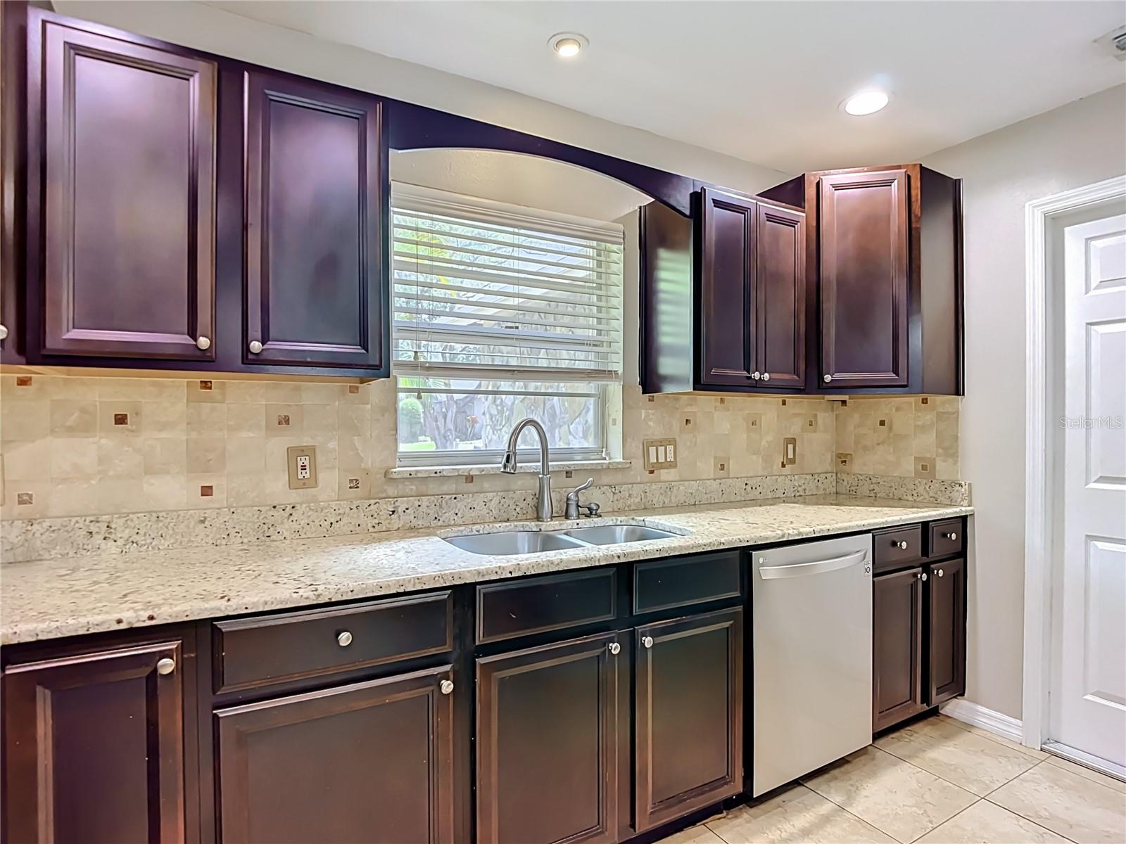 811 AMBASSADOR LOOP, TAMPA, FL, 33613