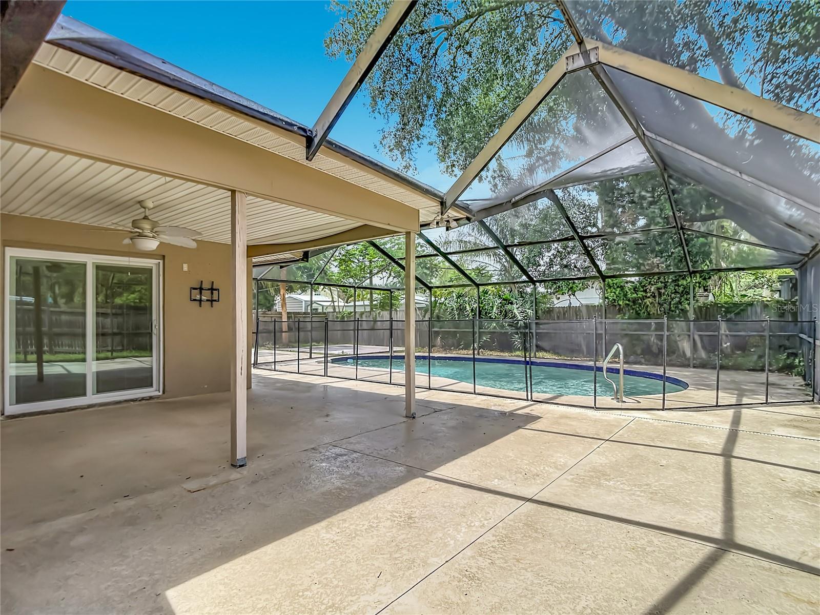 811 AMBASSADOR LOOP, TAMPA, FL, 33613