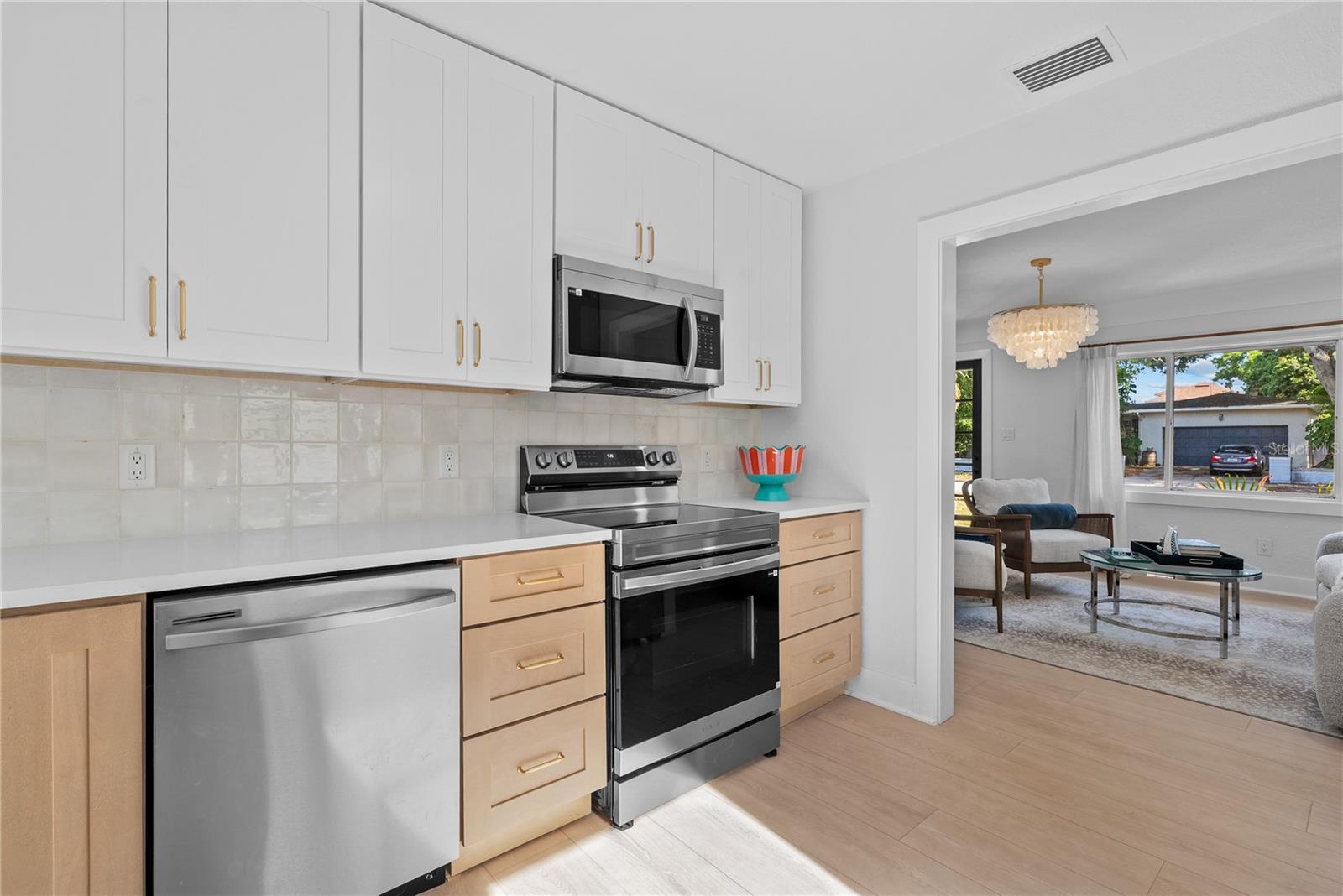 1211 16TH AVE N, ST PETERSBURG, FL, 33704