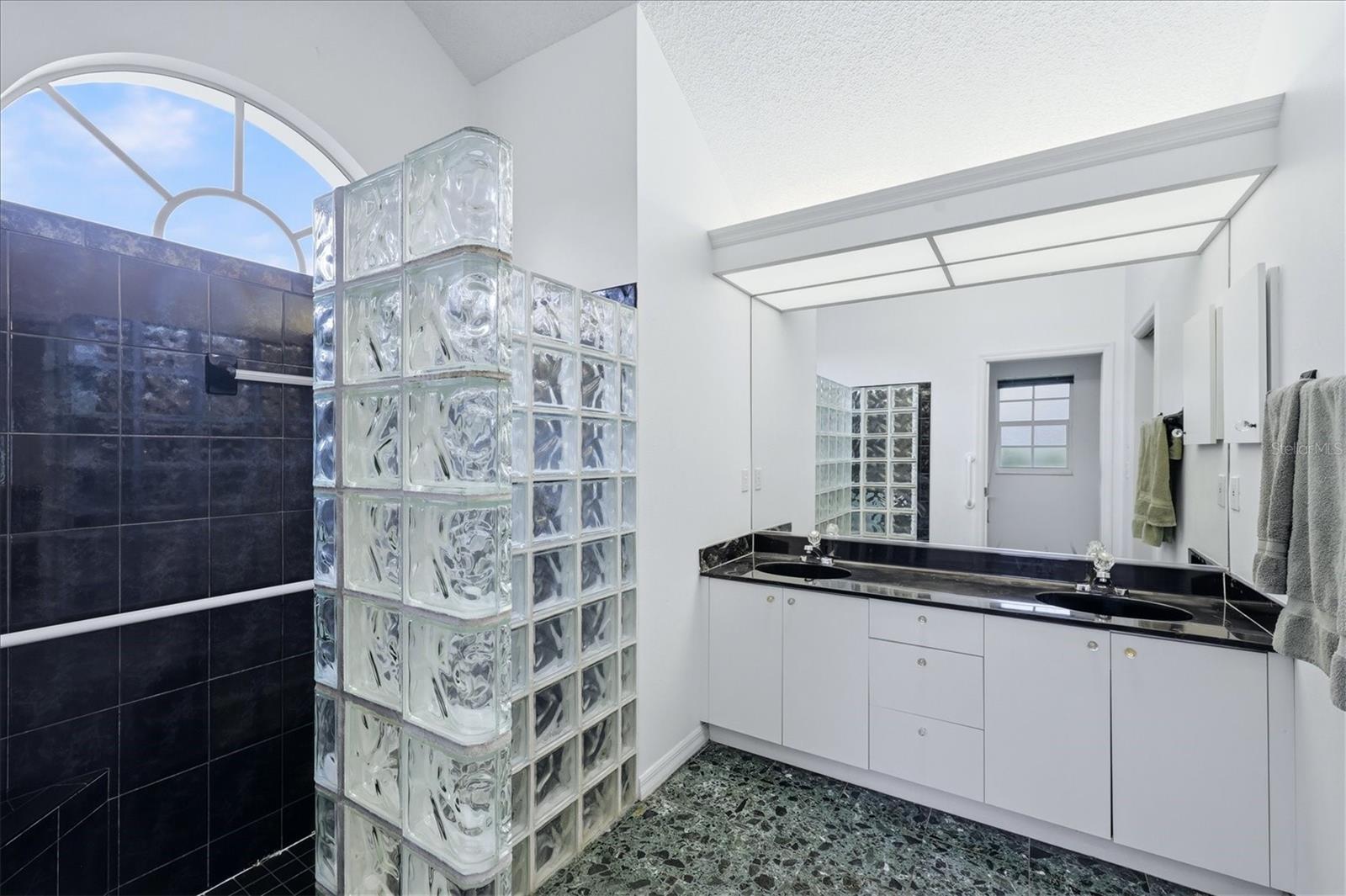 3510 CRYSTAL LAKES CT, SARASOTA, FL, 34235