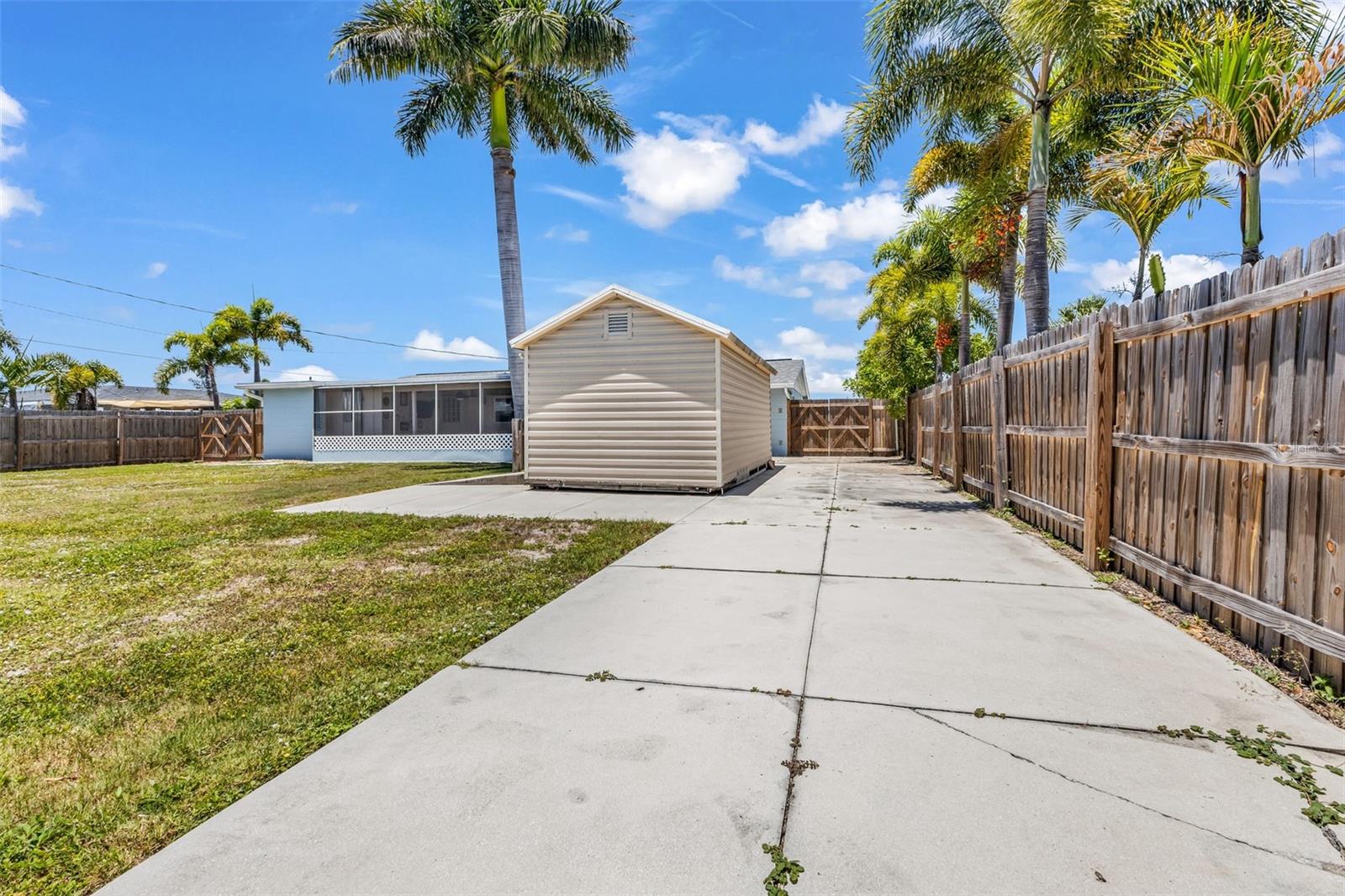 433 GLENRIDGE AVE NW, PORT CHARLOTTE, FL, 33952