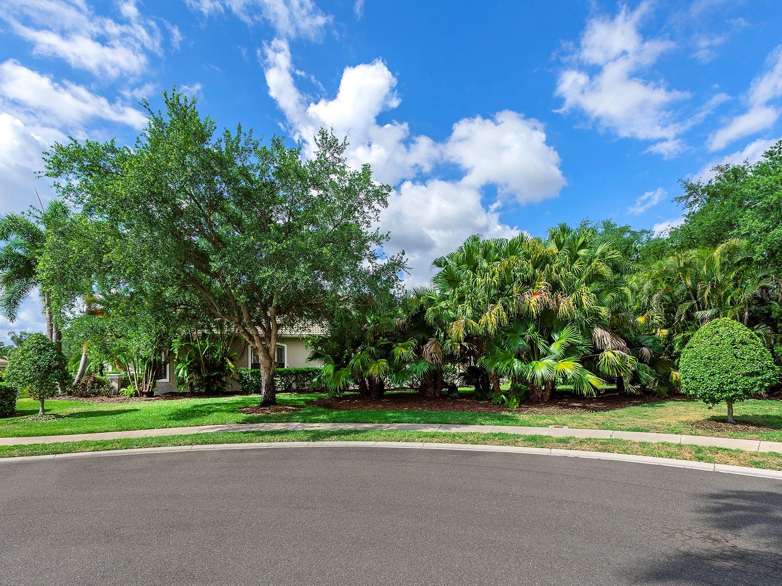 7210 LAKE FOREST GLN, LAKEWOOD RANCH, FL, 34202