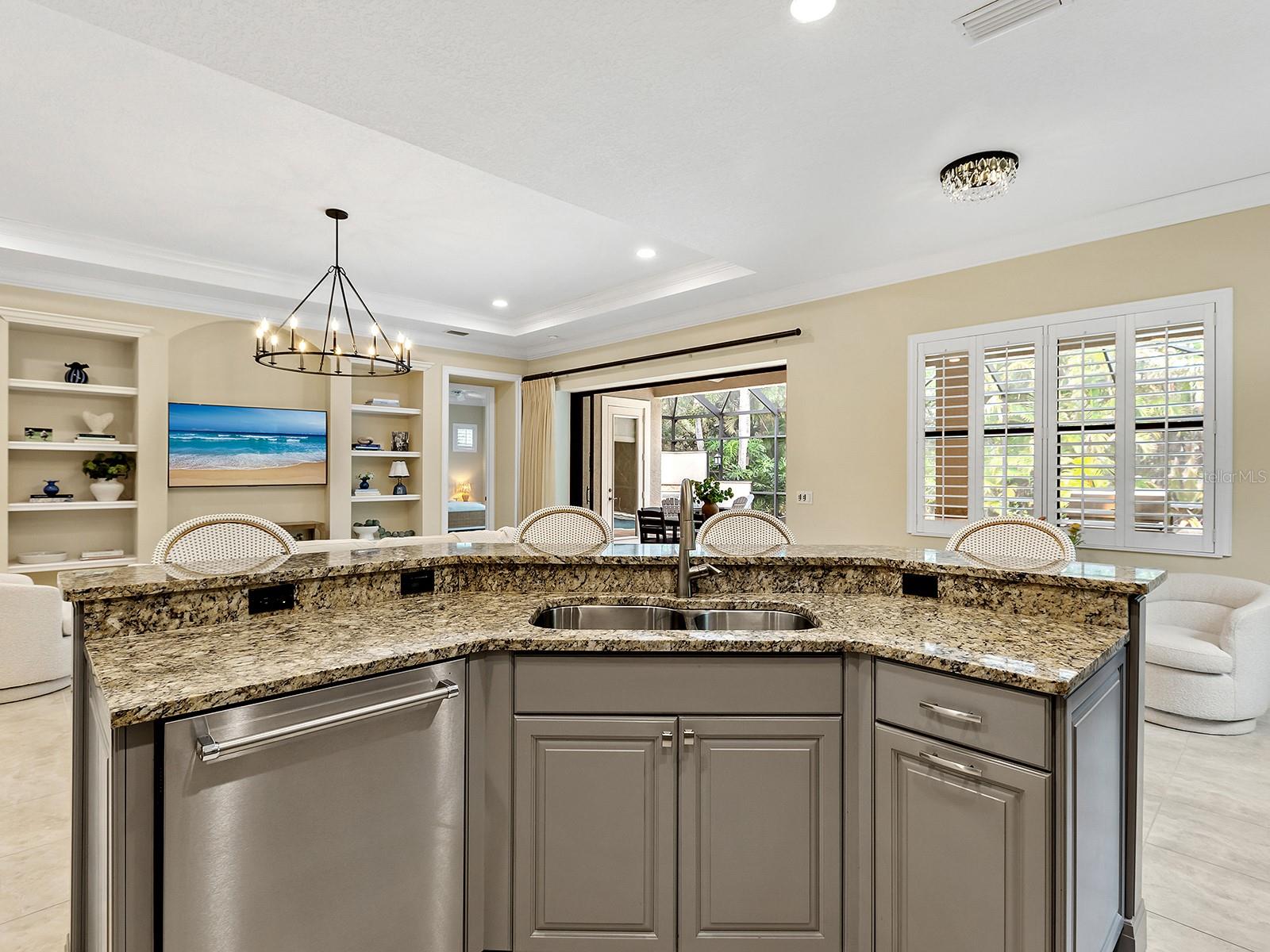 7210 LAKE FOREST GLN, LAKEWOOD RANCH, FL, 34202