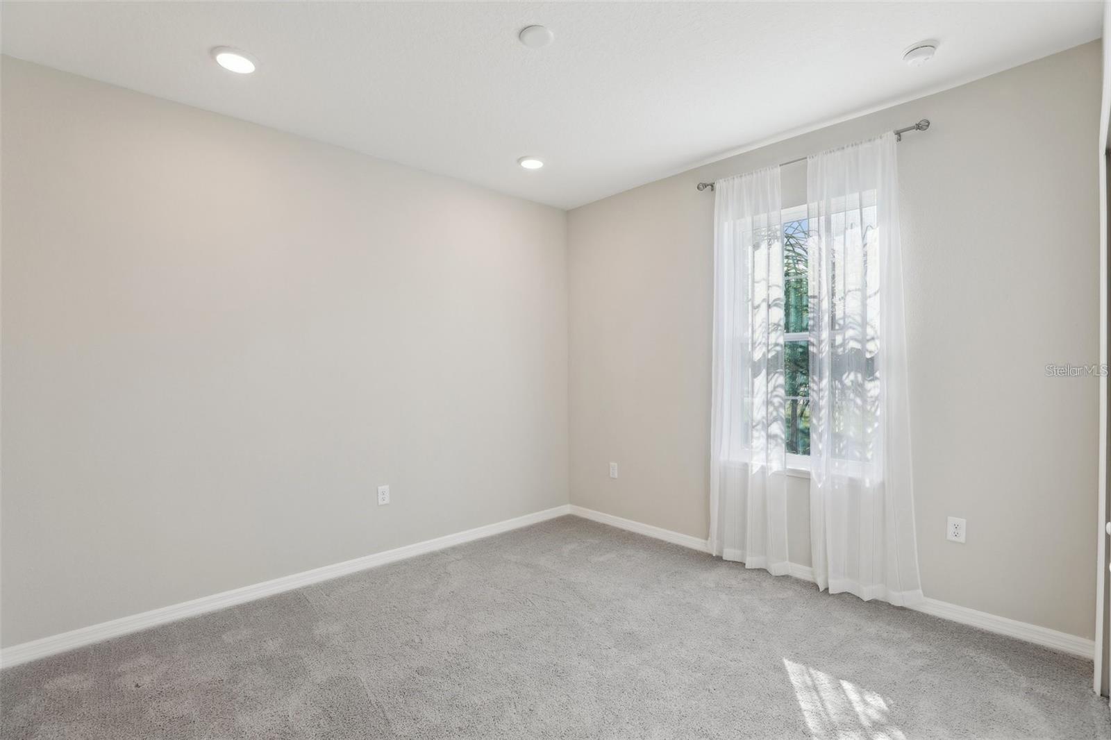 2410 PARK AVE, INDIAN LAKE ESTATES, FL, 33855