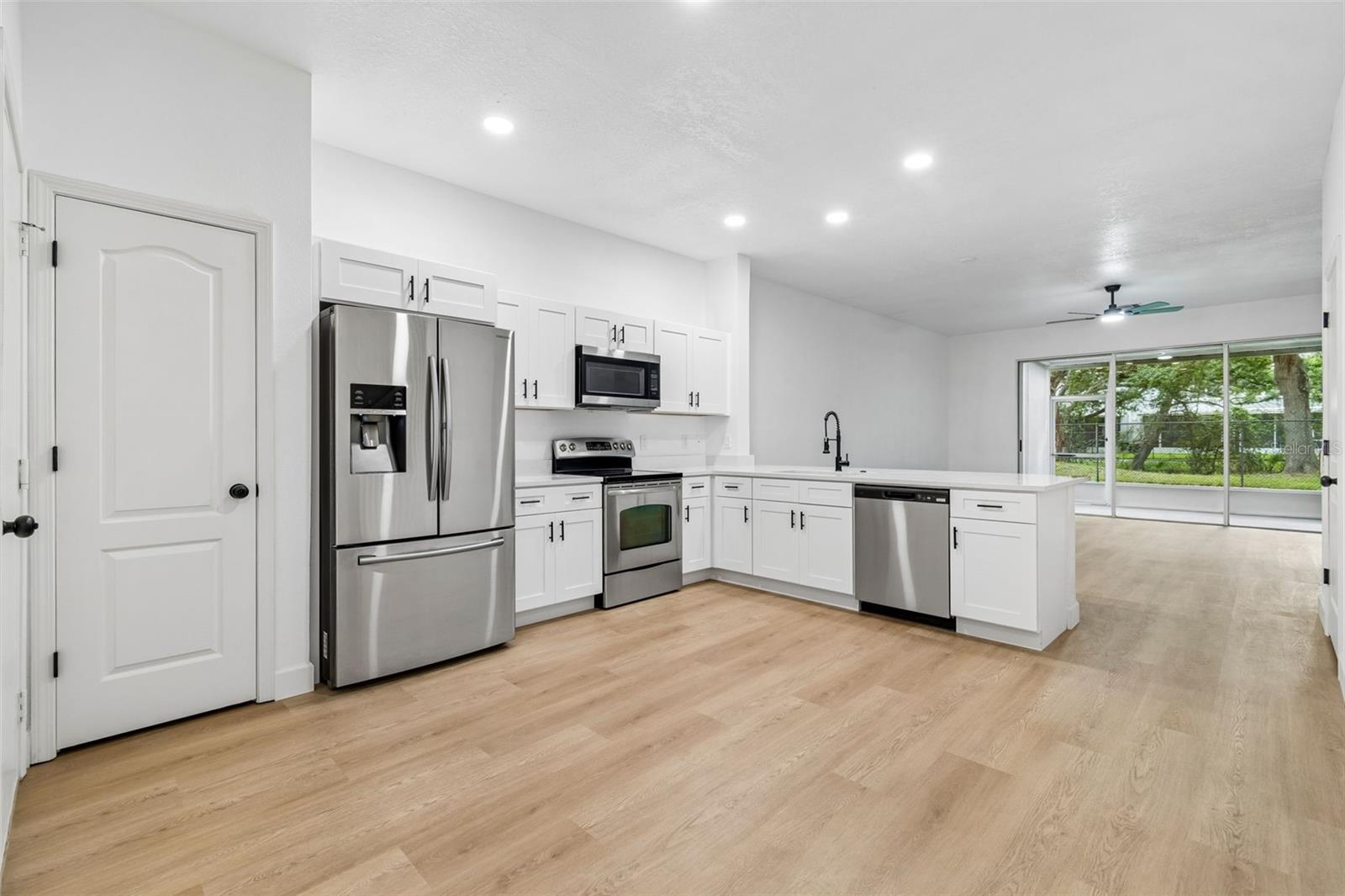 4911 BARNSTEAD DR, RIVERVIEW, FL, 33578