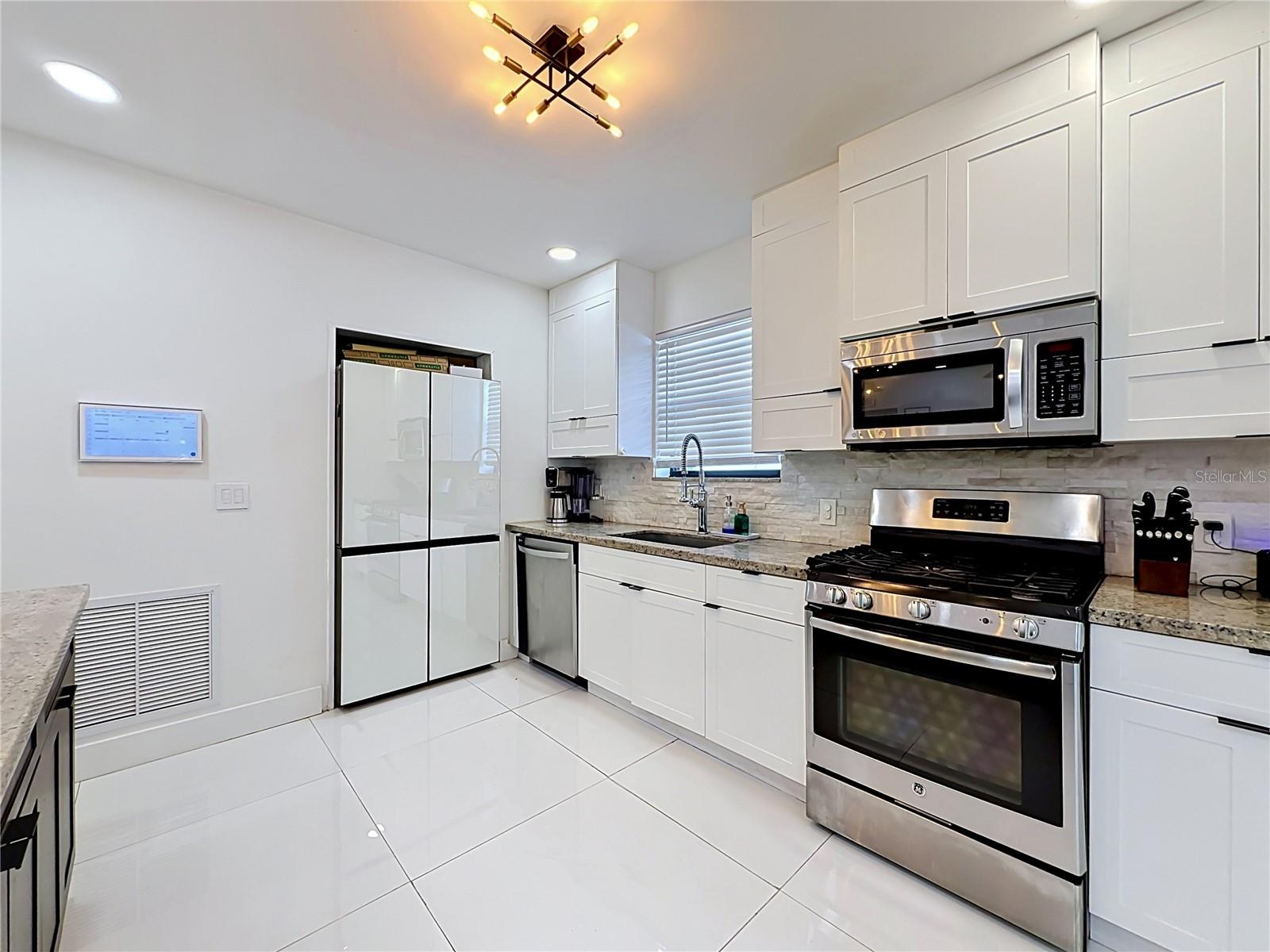 821 83RD ST, MIAMI BEACH, FL, 33141