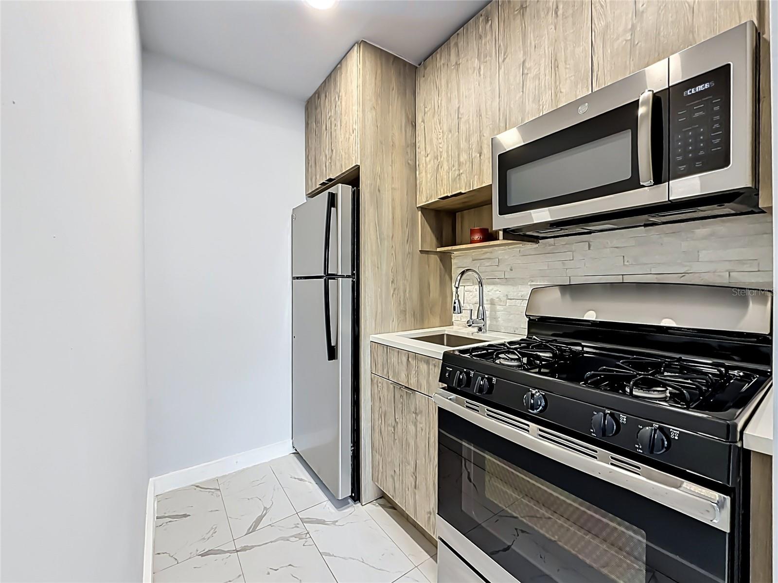 821 83RD ST, MIAMI BEACH, FL, 33141