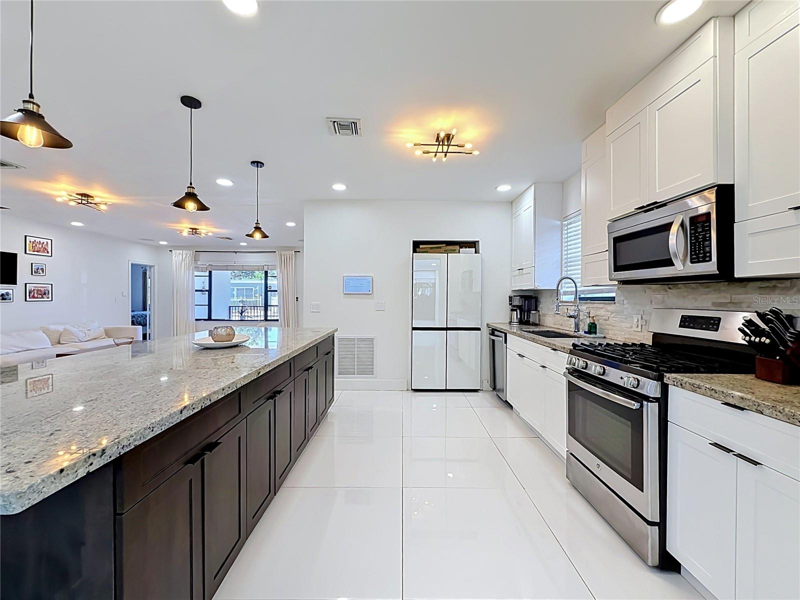 821 83RD ST, MIAMI BEACH, FL, 33141
