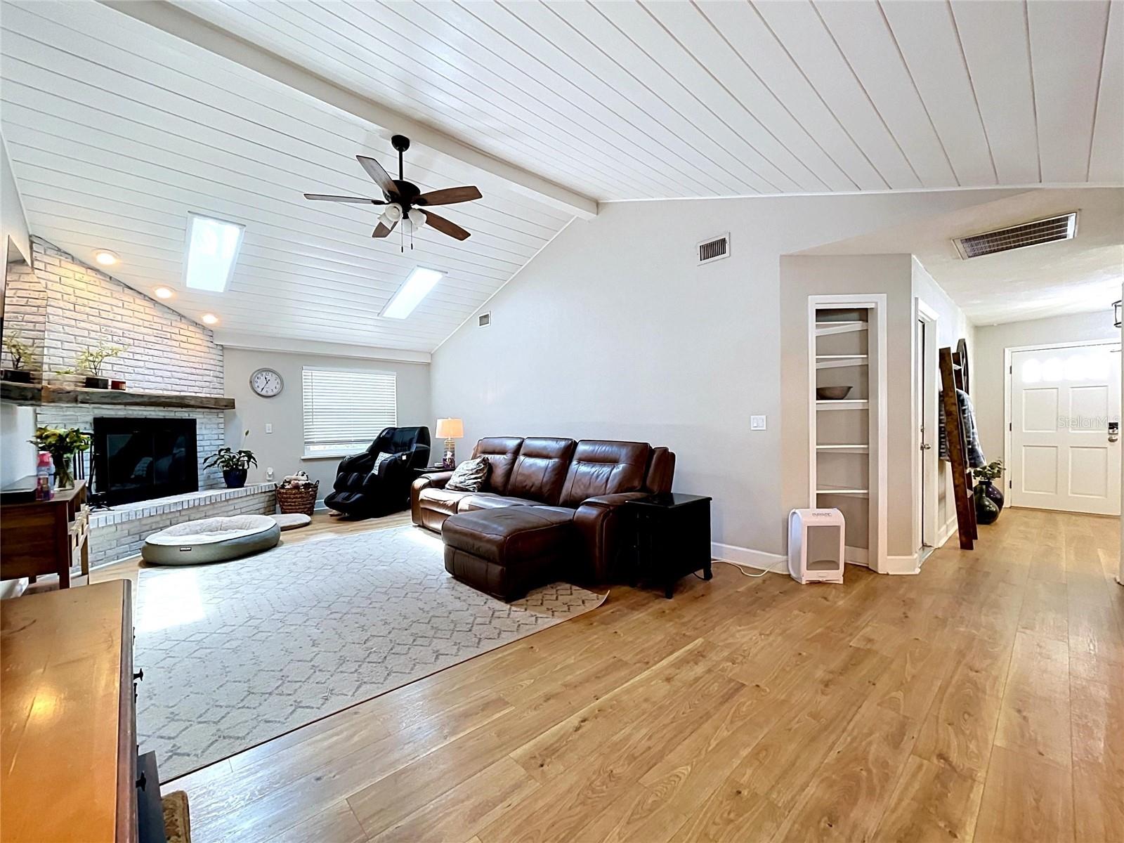 2210 ARBOR OAKS DR, VALRICO, FL, 33594