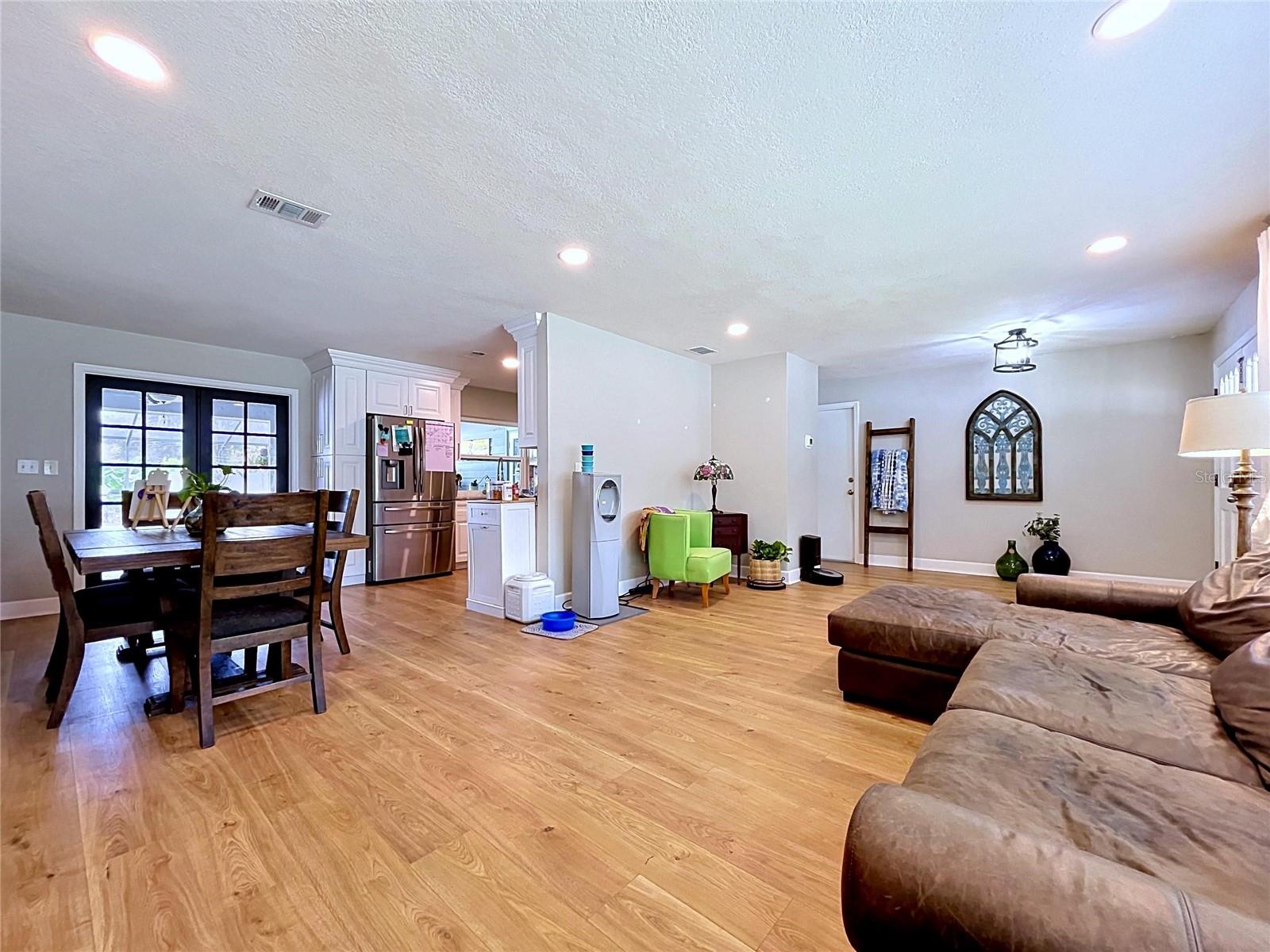 2210 ARBOR OAKS DR, VALRICO, FL, 33594