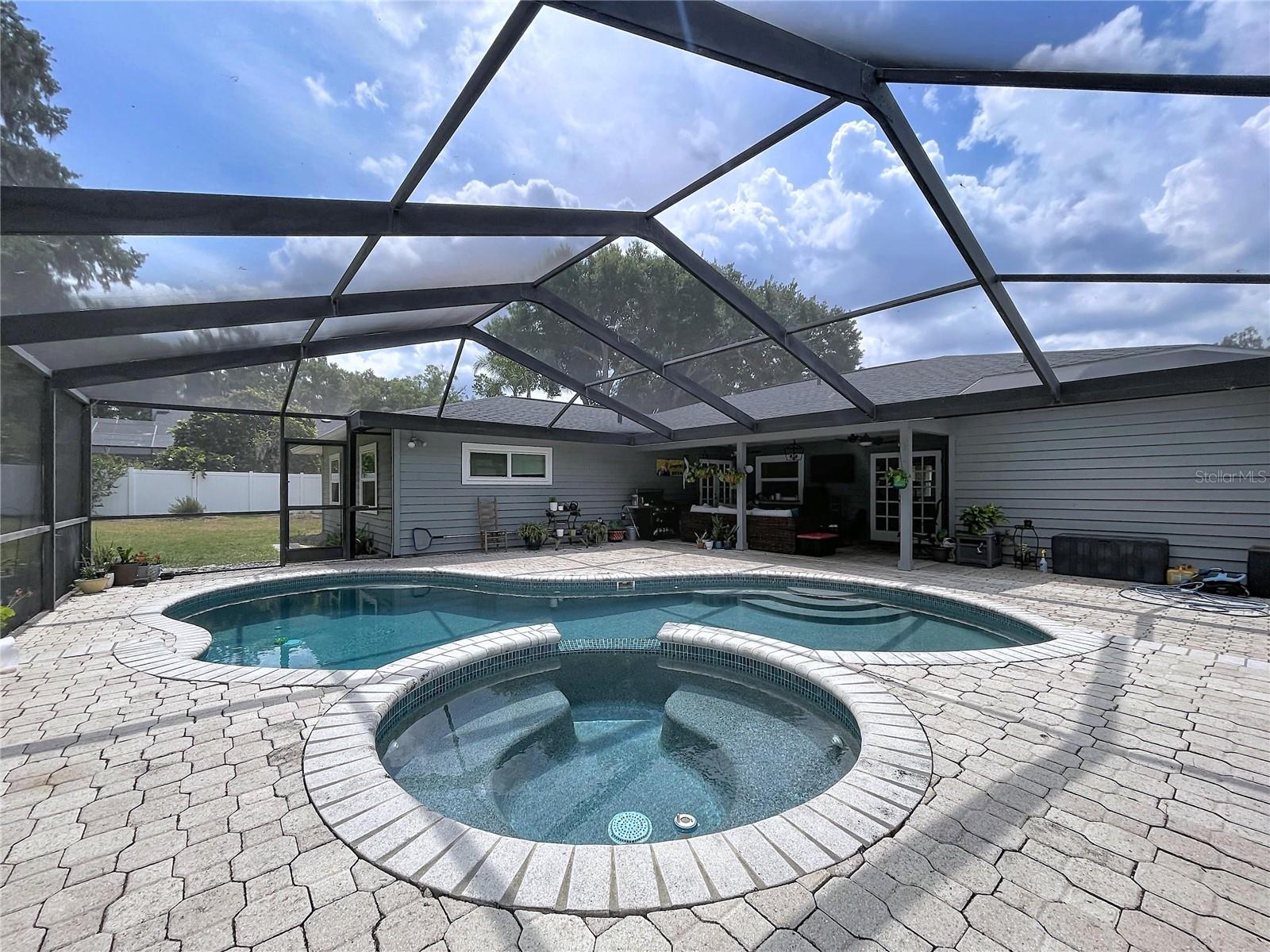 2210 ARBOR OAKS DR, VALRICO, FL, 33594