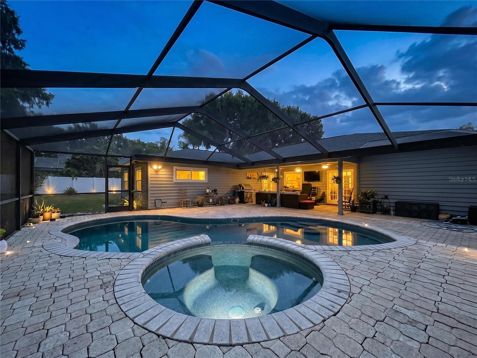 2210 ARBOR OAKS DR, VALRICO, FL, 33594