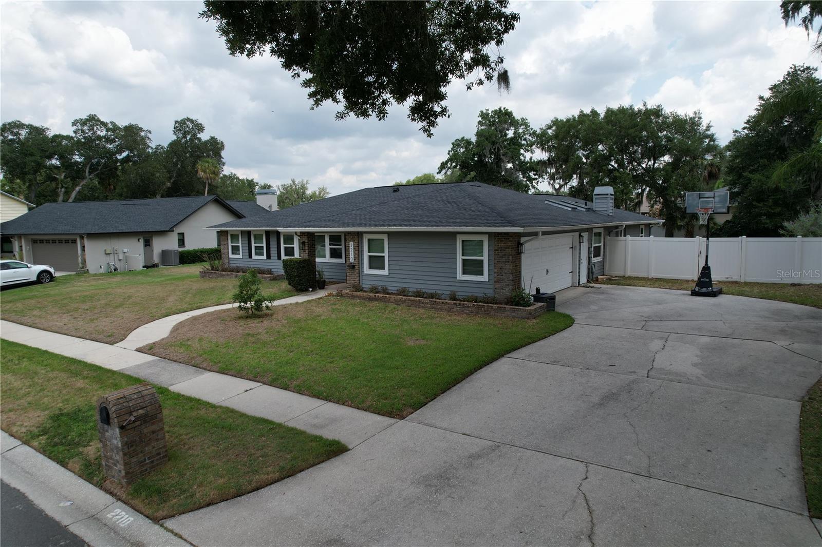 2210 ARBOR OAKS DR, VALRICO, FL, 33594