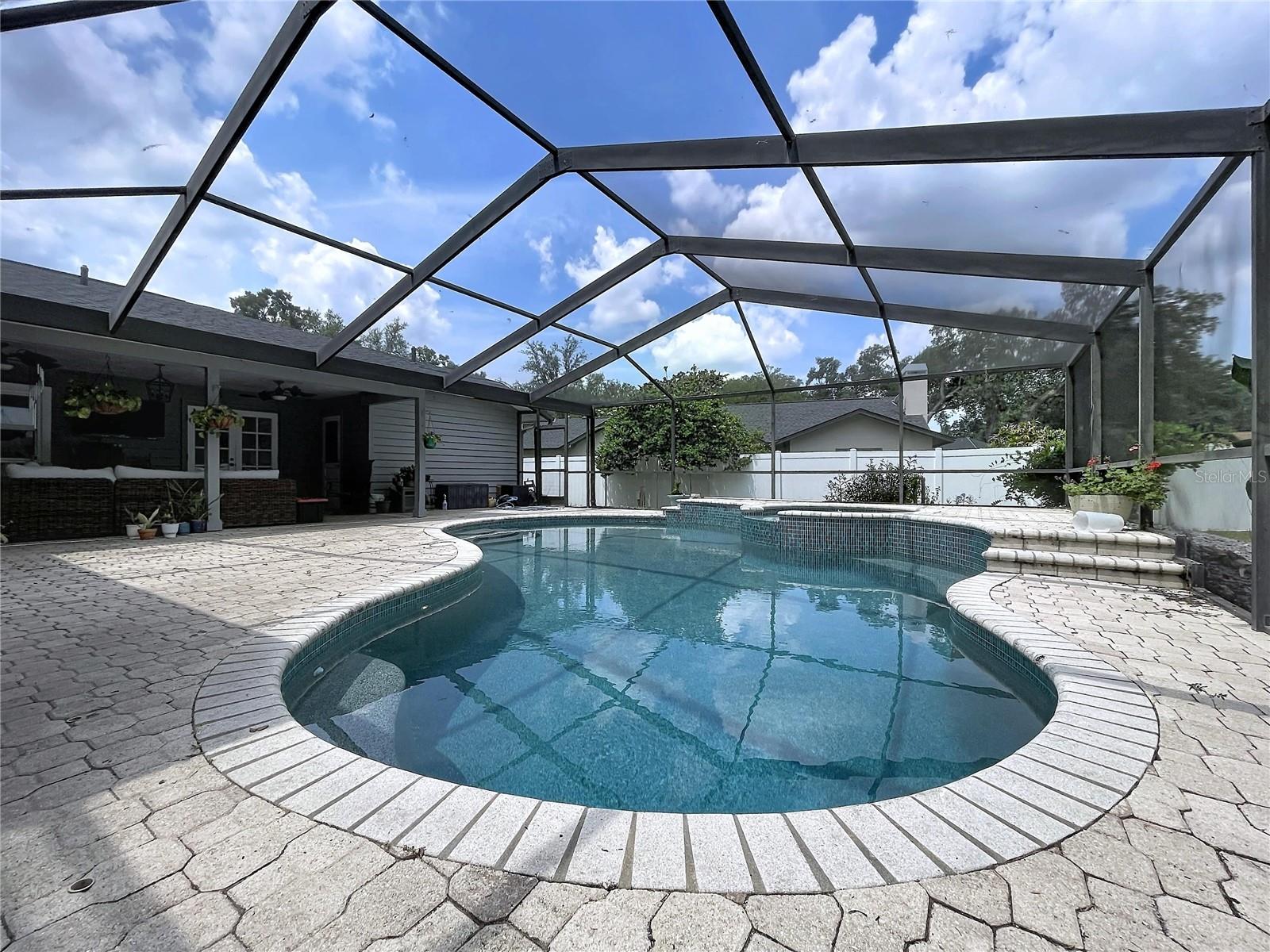 2210 ARBOR OAKS DR, VALRICO, FL, 33594