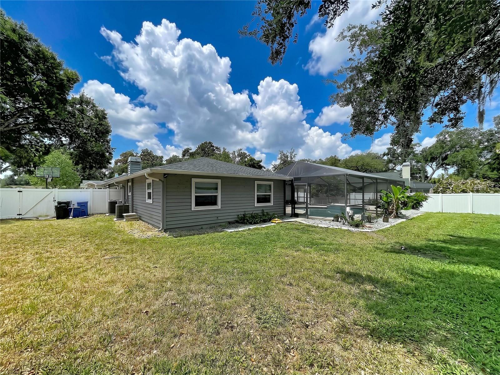 2210 ARBOR OAKS DR, VALRICO, FL, 33594