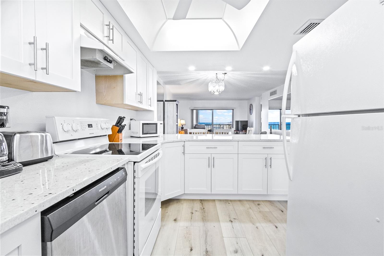 7520 RIDGEWOOD AVE #906, CAPE CANAVERAL, FL, 32920