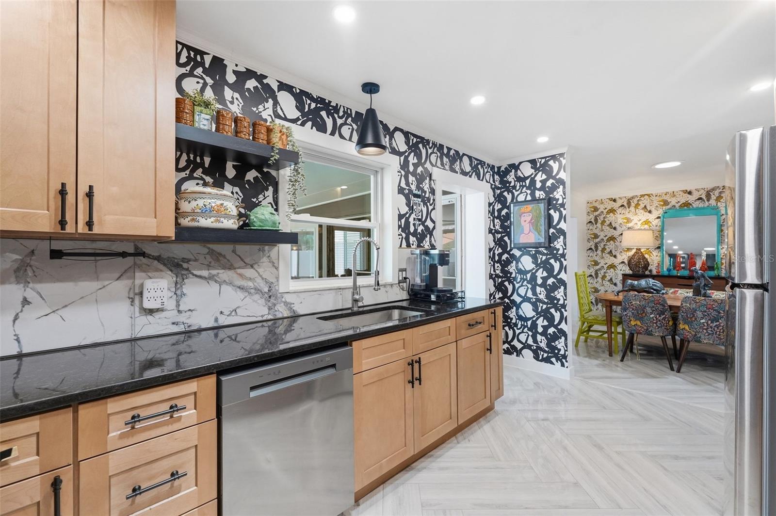 2095 DOLPHIN BLVD S, ST PETERSBURG, FL, 33707