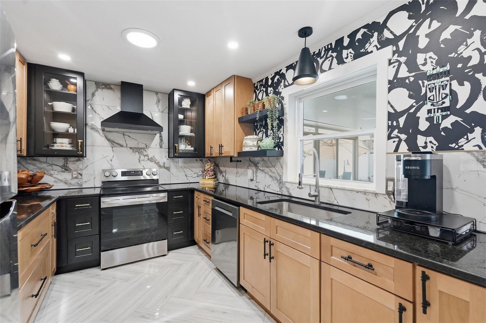 2095 DOLPHIN BLVD S, ST PETERSBURG, FL, 33707