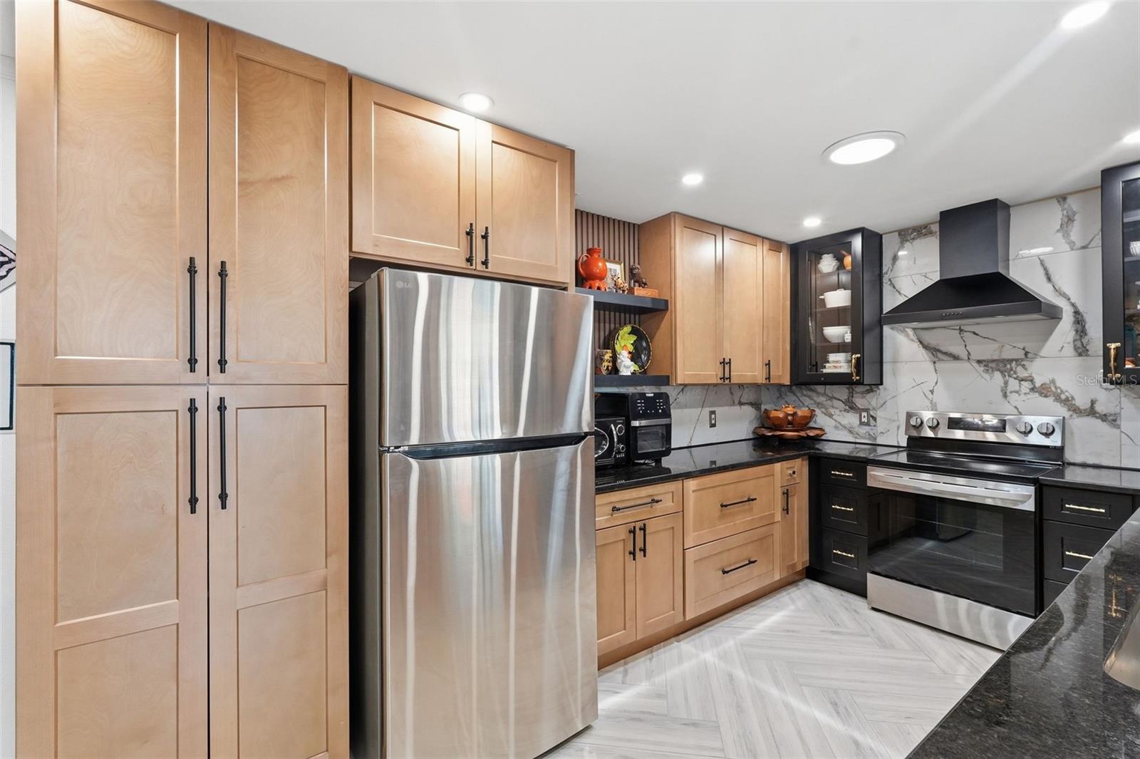 2095 DOLPHIN BLVD S, ST PETERSBURG, FL, 33707