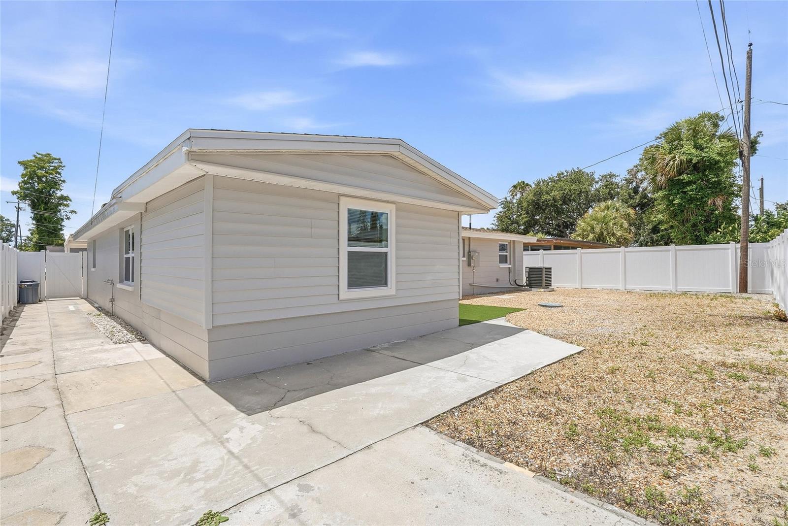 1018 LANDAU ST, HOLIDAY, FL, 34690