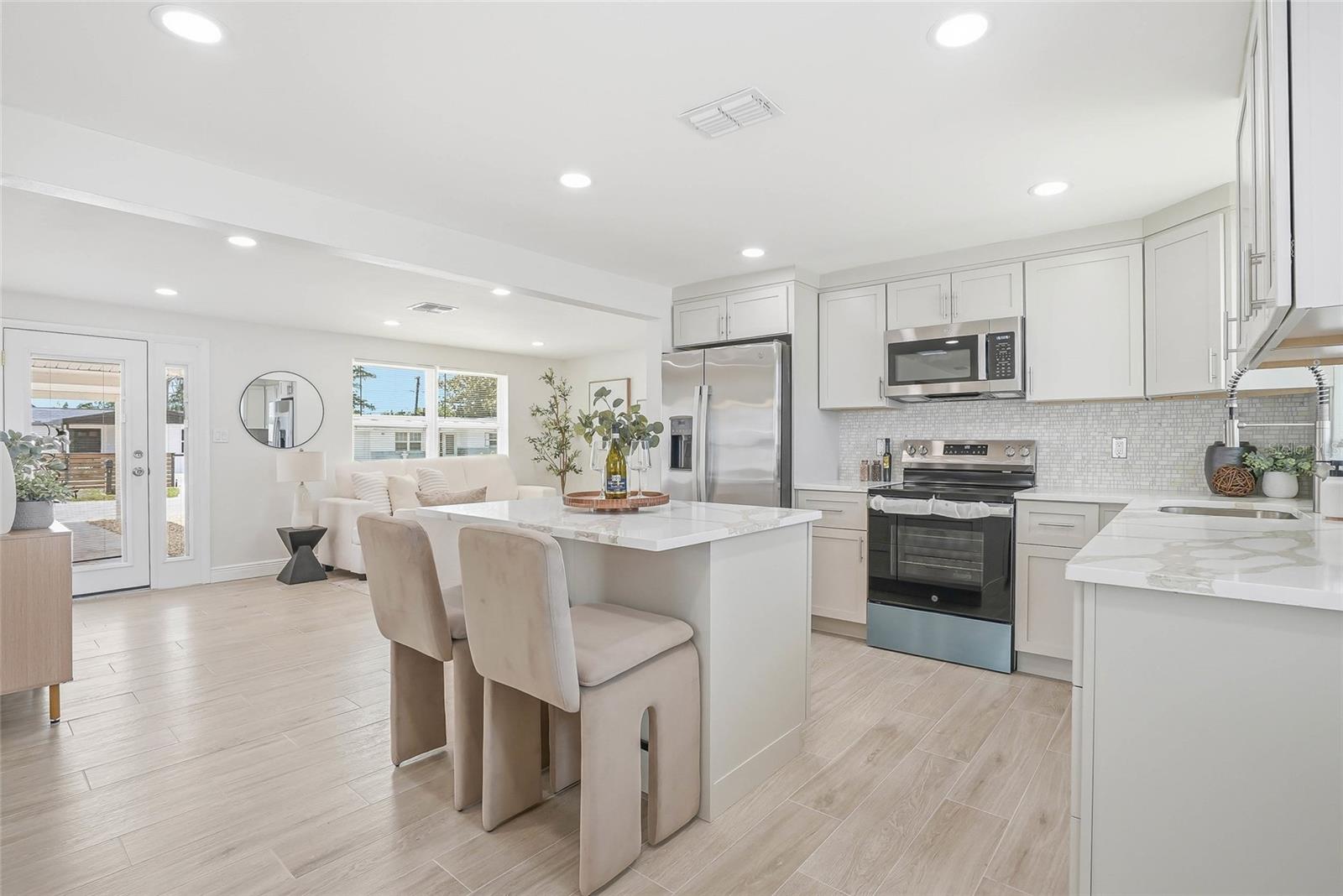 1018 LANDAU ST, HOLIDAY, FL, 34690