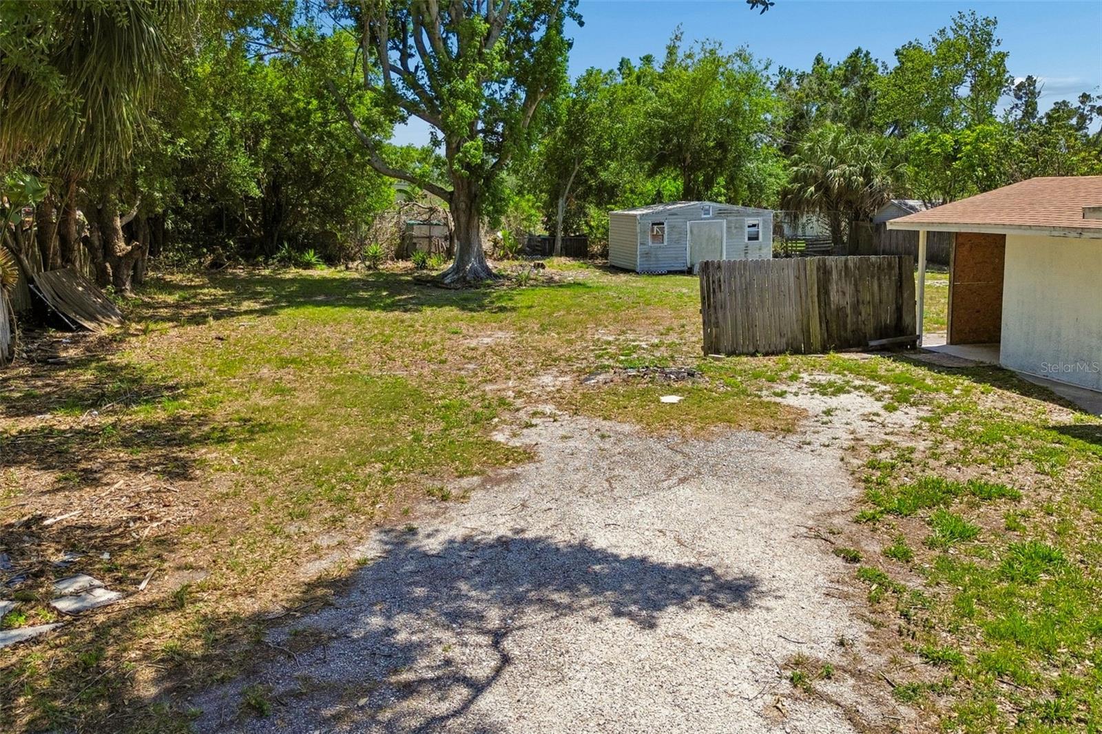 1611 E SHELL POINT RD, RUSKIN, FL, 33570