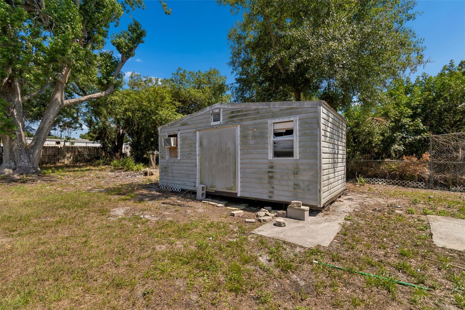 1611 E SHELL POINT RD, RUSKIN, FL, 33570
