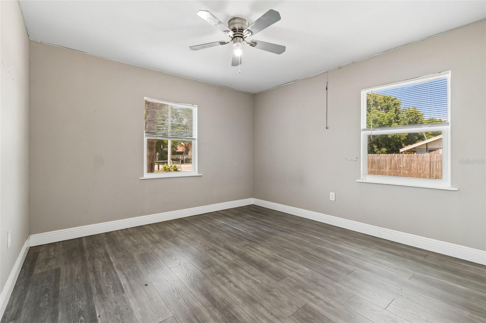1611 E SHELL POINT RD, RUSKIN, FL, 33570