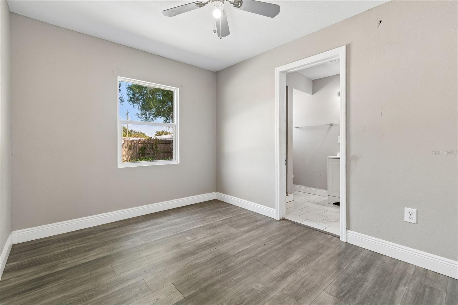 1611 E SHELL POINT RD, RUSKIN, FL, 33570