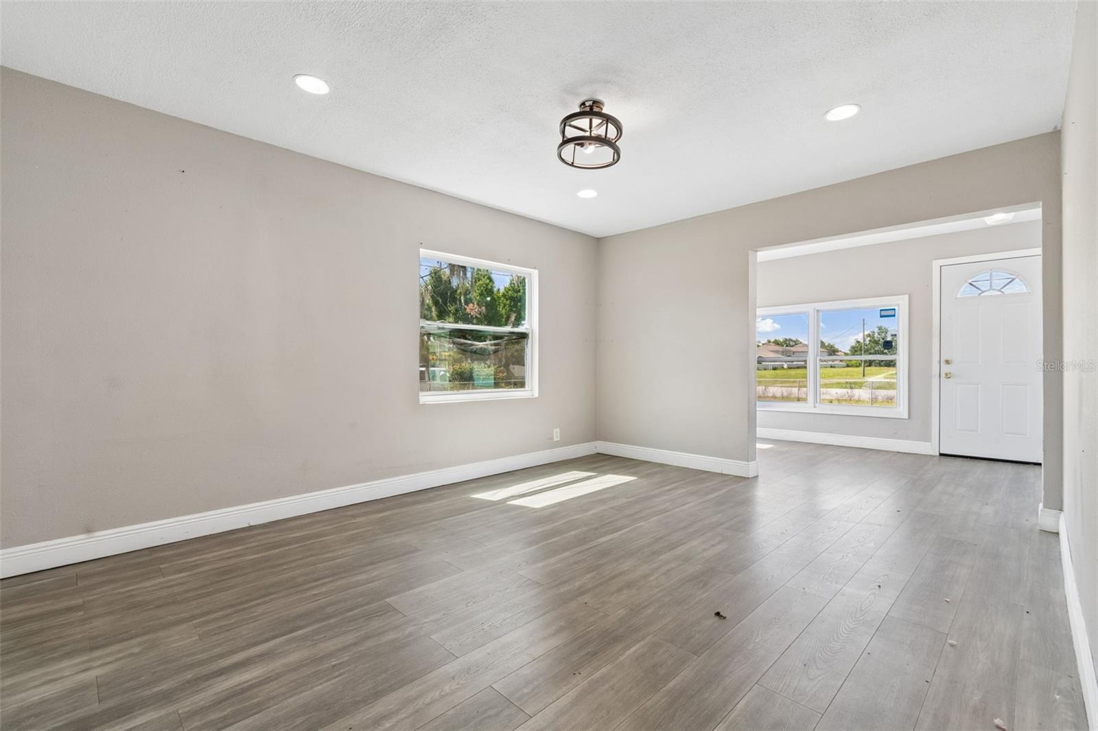 1611 E SHELL POINT RD, RUSKIN, FL, 33570