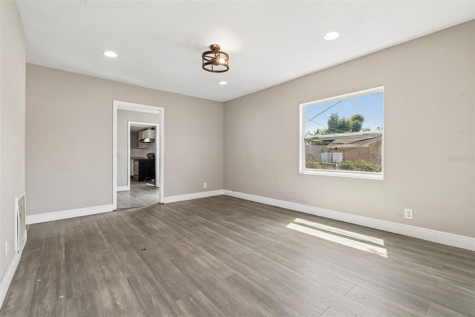 1611 E SHELL POINT RD, RUSKIN, FL, 33570