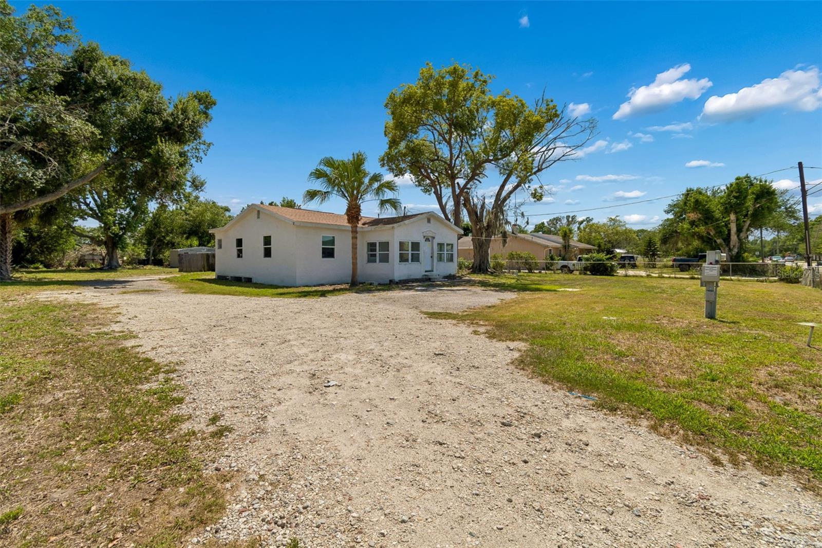 1611 E SHELL POINT RD, RUSKIN, FL, 33570