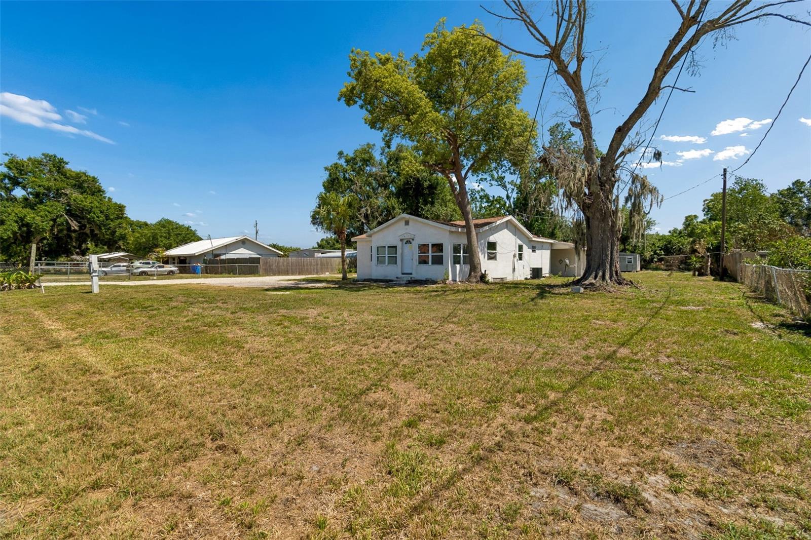 1611 E SHELL POINT RD, RUSKIN, FL, 33570