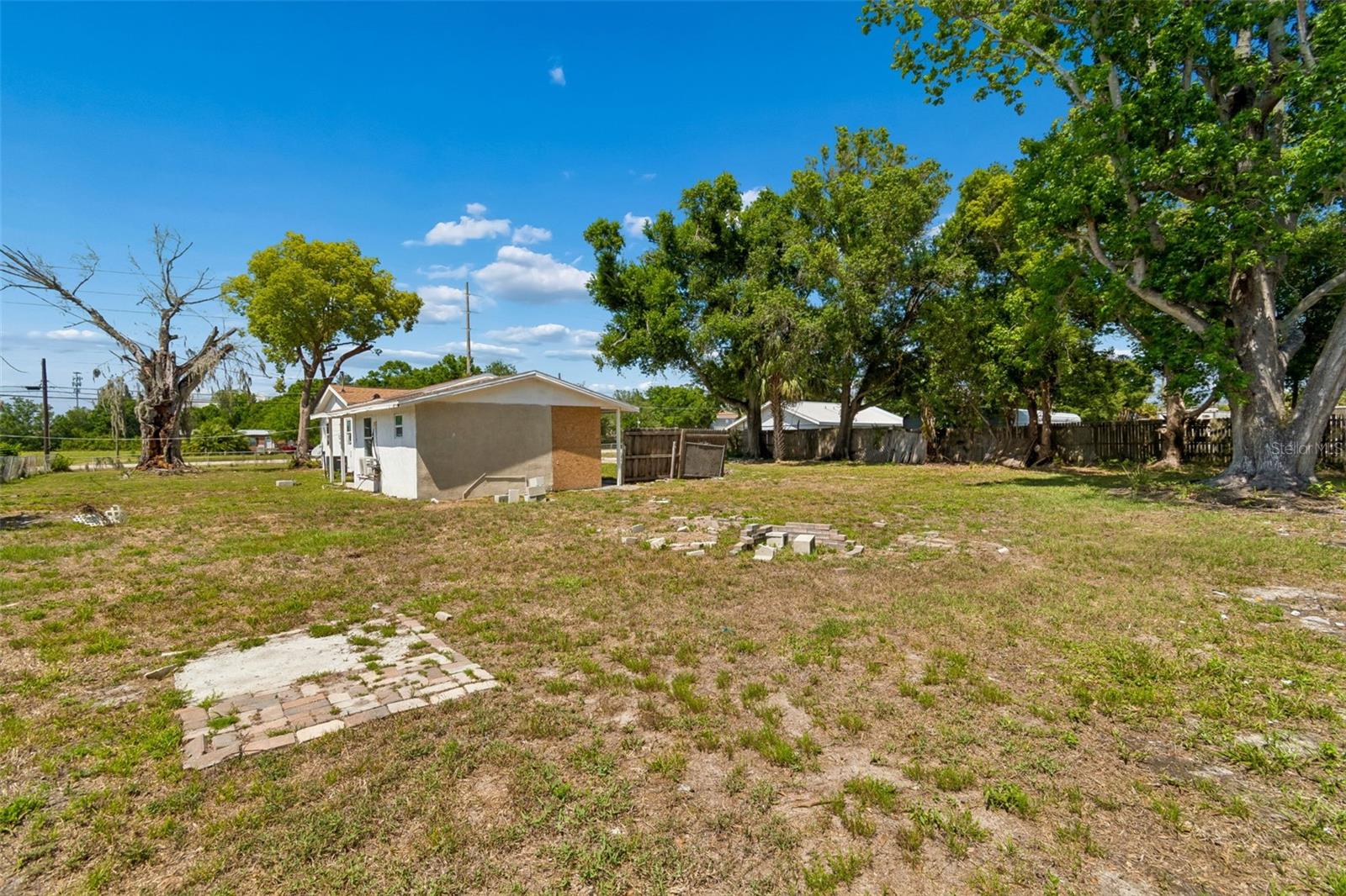 1611 E SHELL POINT RD, RUSKIN, FL, 33570