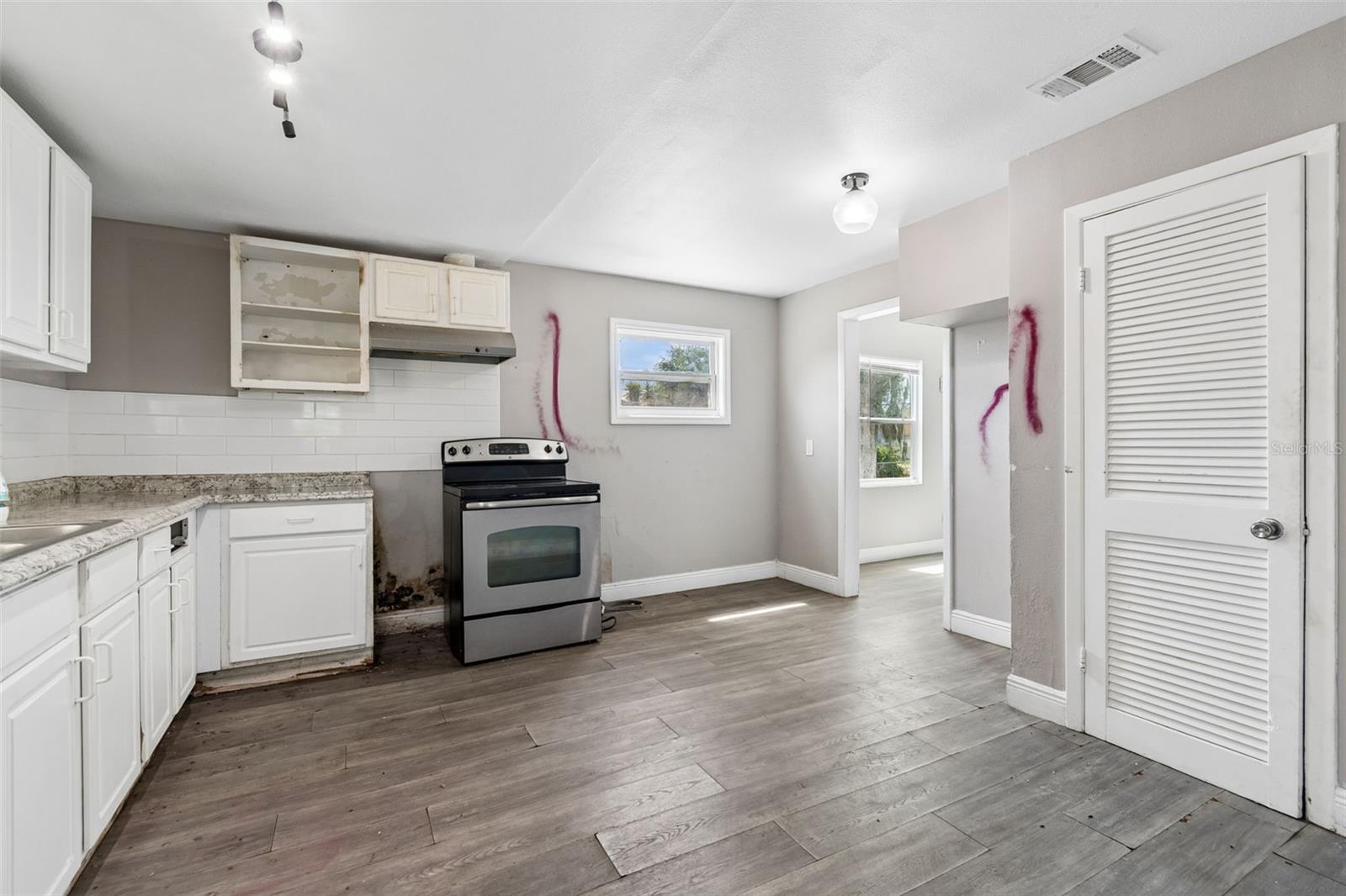 1611 E SHELL POINT RD, RUSKIN, FL, 33570