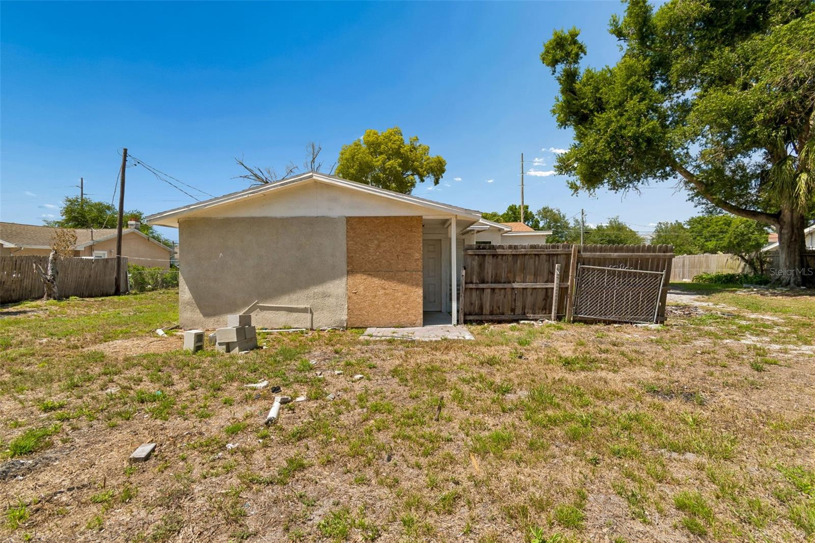 1611 E SHELL POINT RD, RUSKIN, FL, 33570