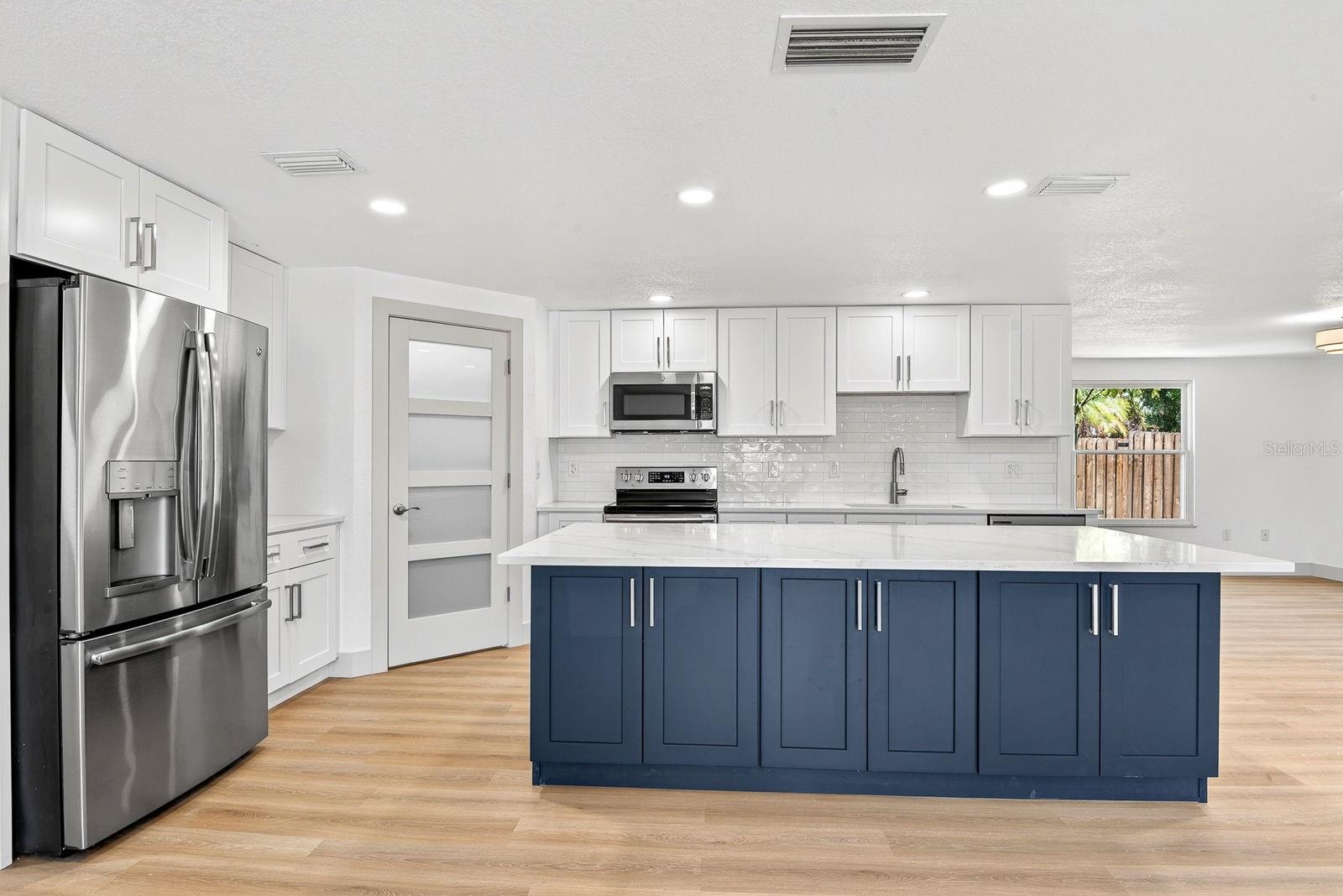 6306 37TH AVE W, BRADENTON, FL, 34209