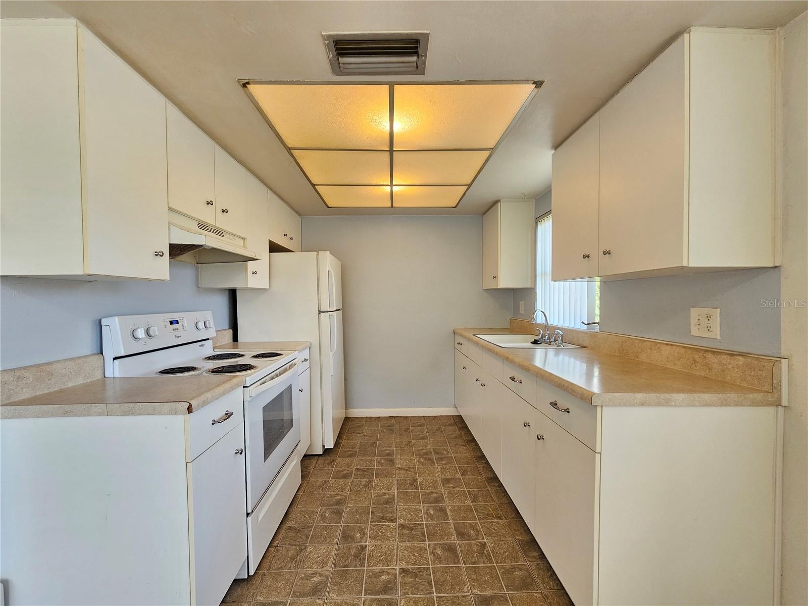 209 NW JEFFERSON CIR N #15, ST PETERSBURG, FL, 33702