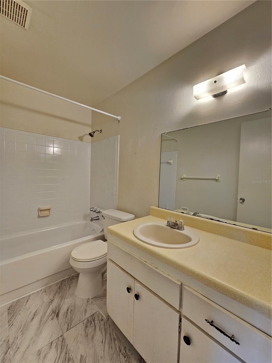 209 NW JEFFERSON CIR N #15, ST PETERSBURG, FL, 33702