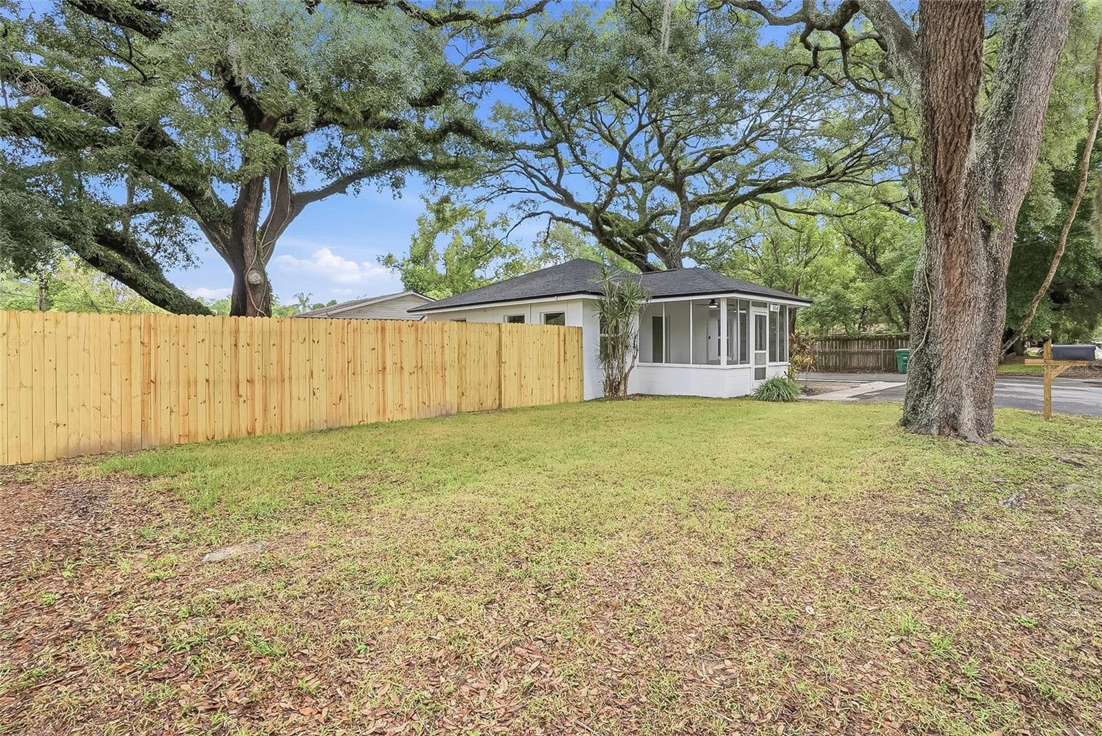 914 E CRAWFORD ST, TAMPA, FL, 33604